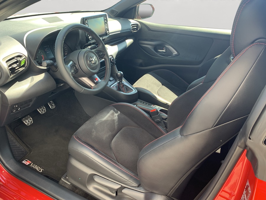 TOYOTA Yaris 1.6 GR Sport-image-7