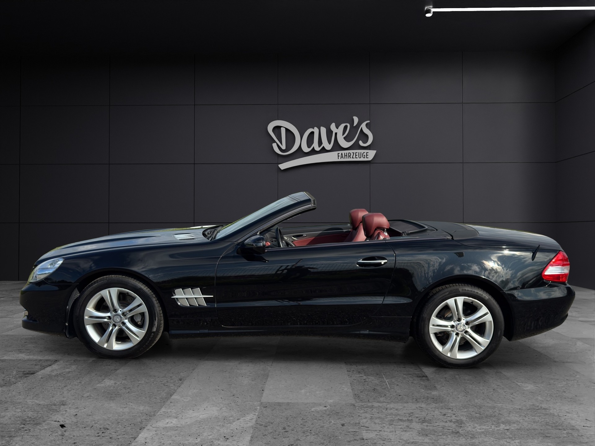MERCEDES-BENZ SL 350 7G-Tronic-showroom-element-1
