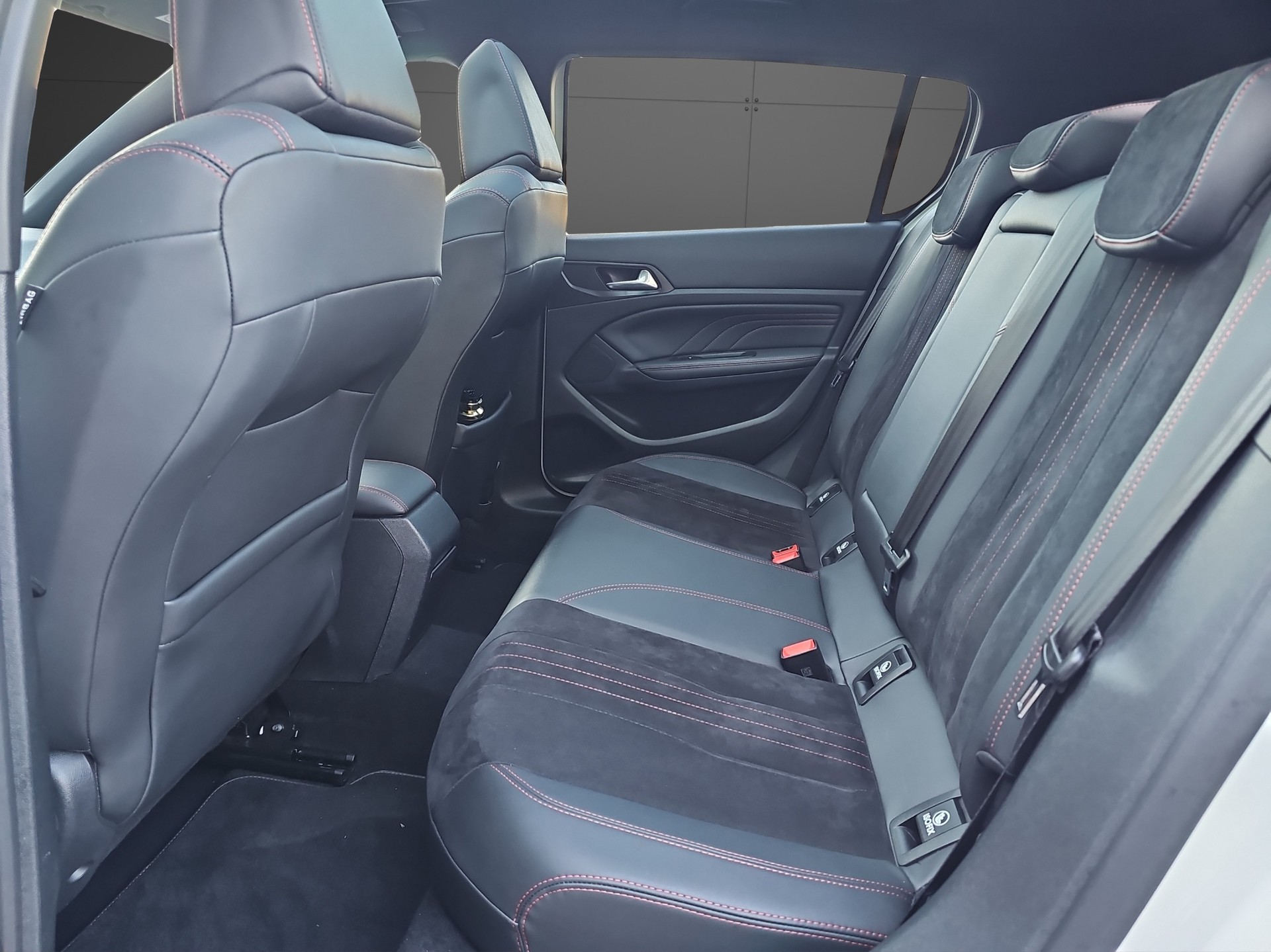 PEUGEOT 308 2.0 BlueHDI GT 180PS EAT8 Automat-image-8