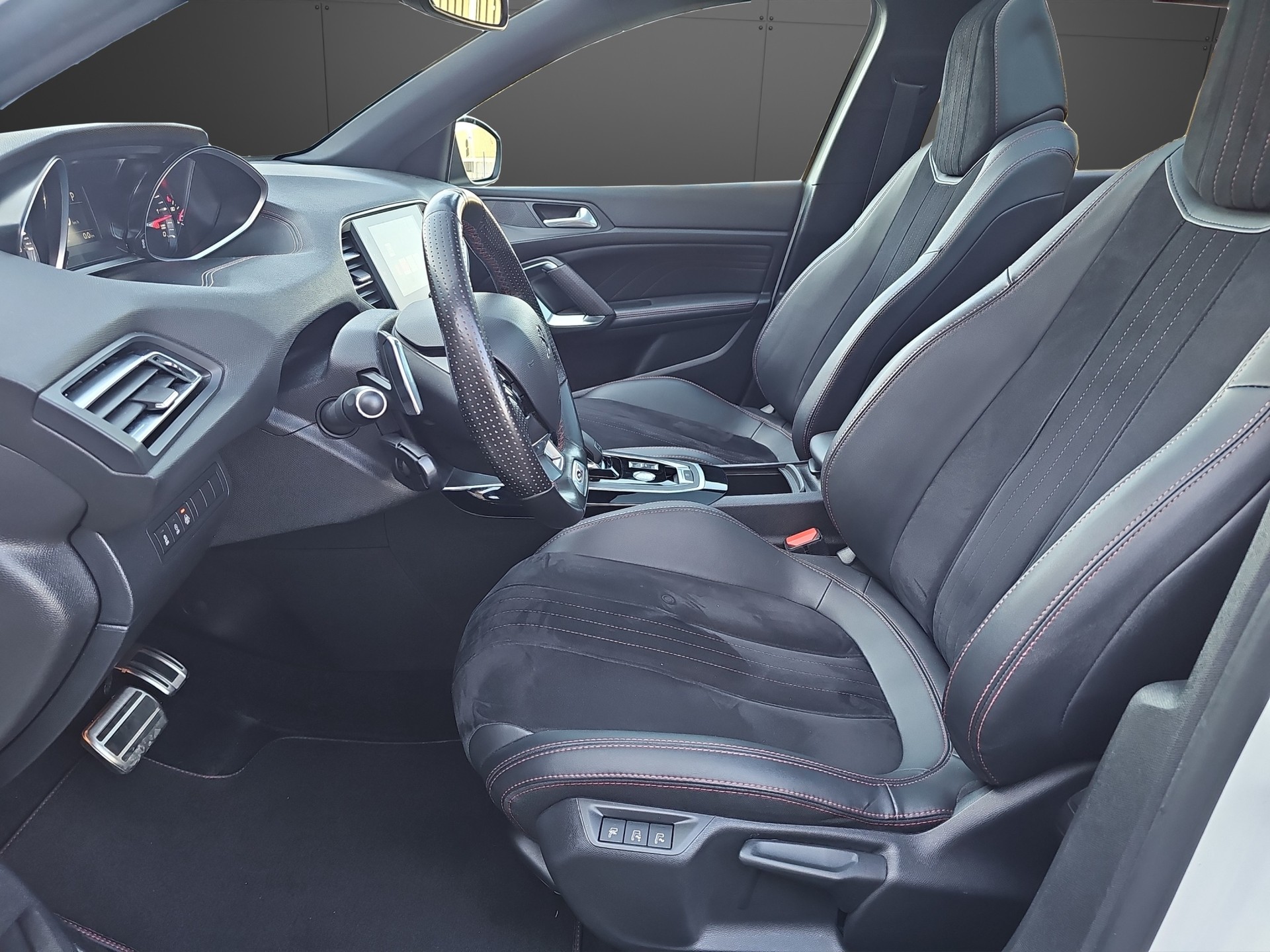 PEUGEOT 308 2.0 BlueHDI GT 180PS EAT8 Automat-image-5