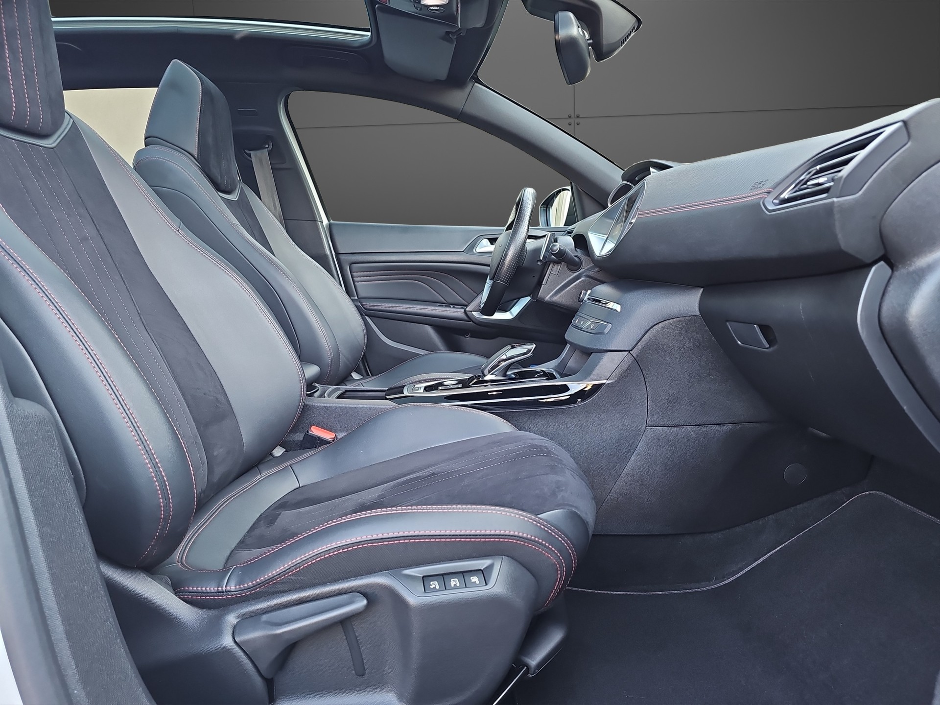 PEUGEOT 308 2.0 BlueHDI GT 180PS EAT8 Automat-image-6