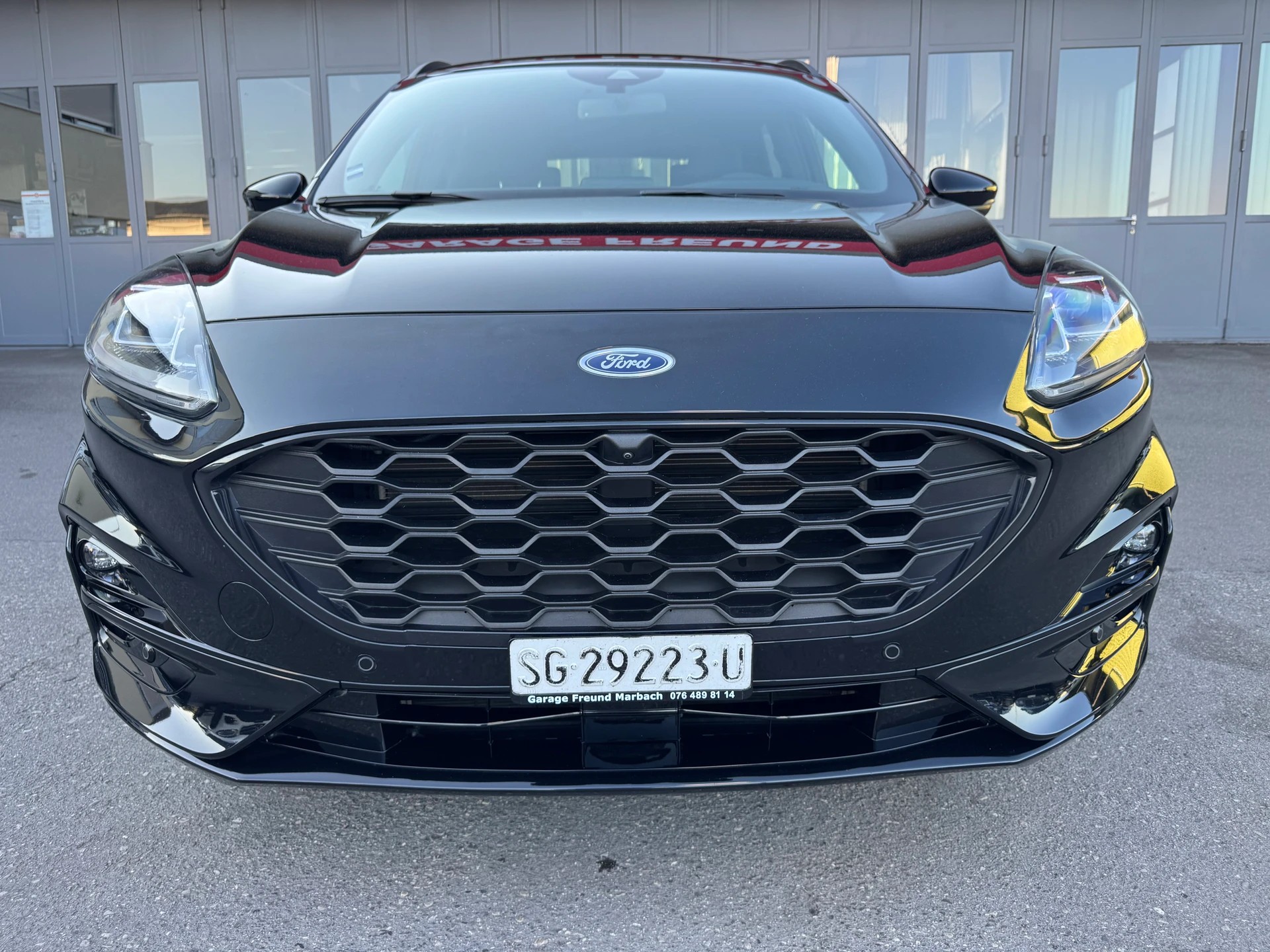 FORD Kuga 2.5 FHEV ST-Line X 4WD-showroom-element-2
