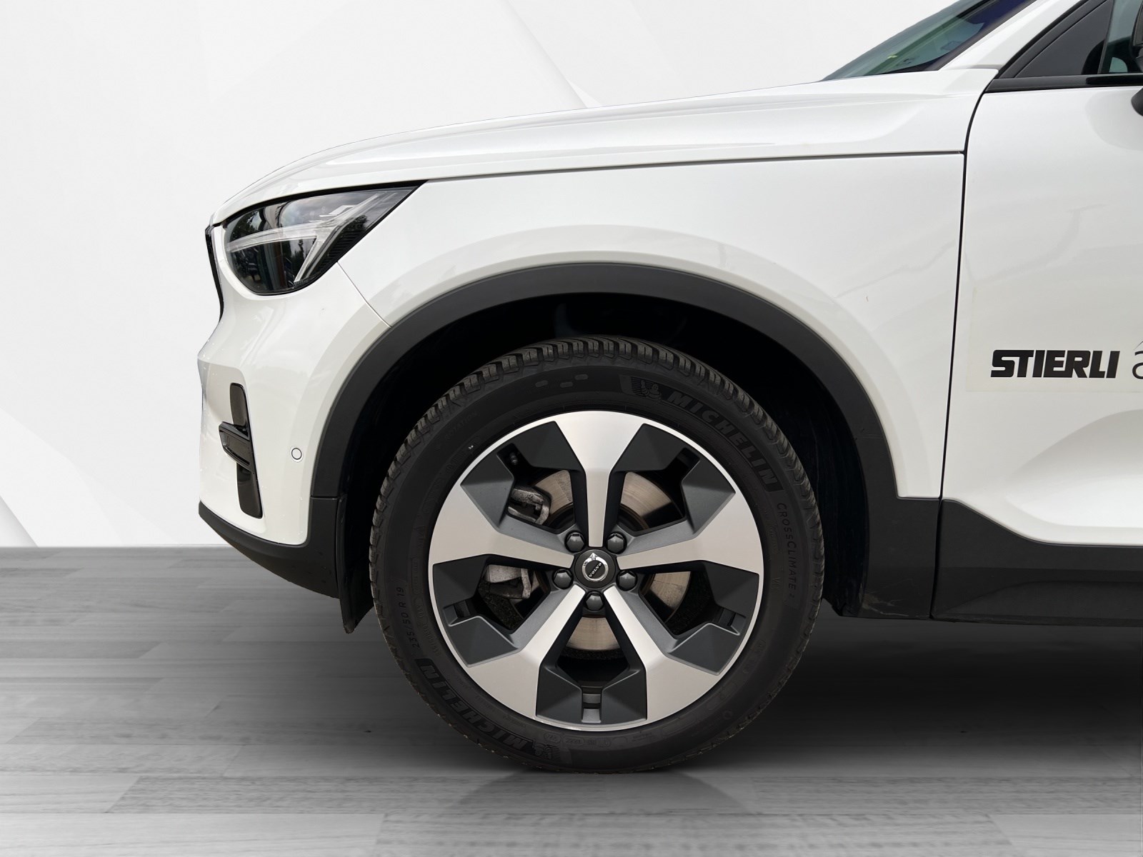 VOLVO XC40 2.0 B4 MH Plus Dark-image-8