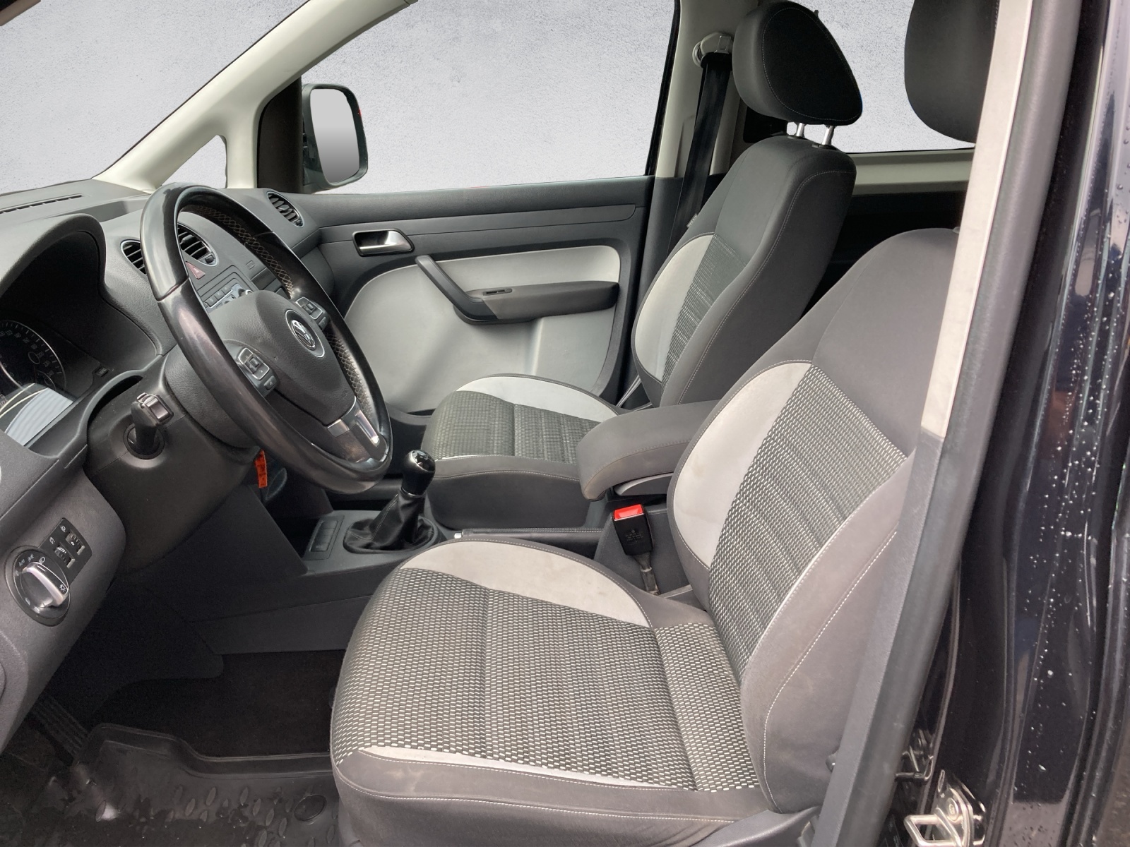 VW Cross 2.0 TDI 4Motion-image-6
