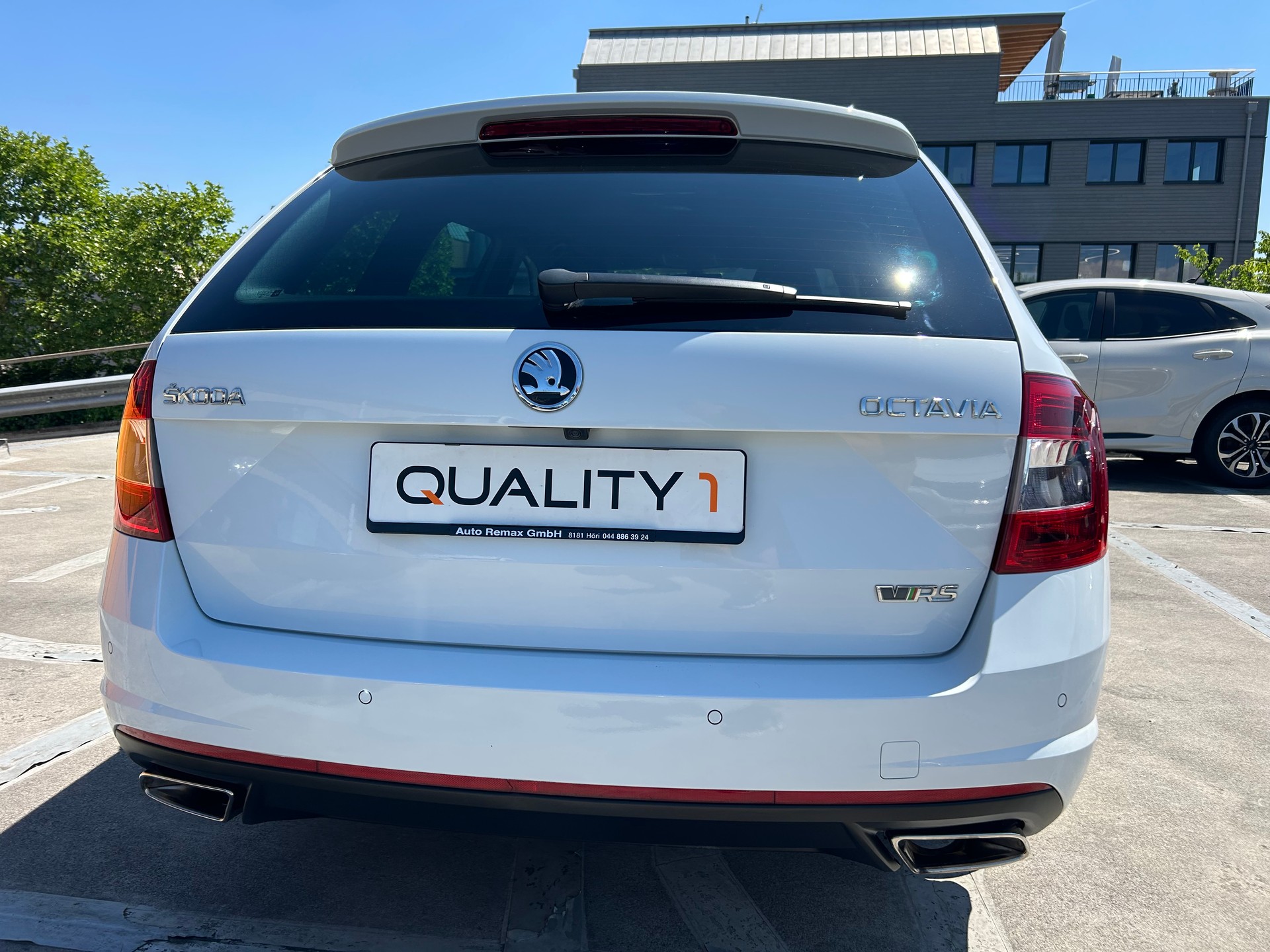 SKODA Octavia Combi 2.0 TSI RS-showroom-element-3