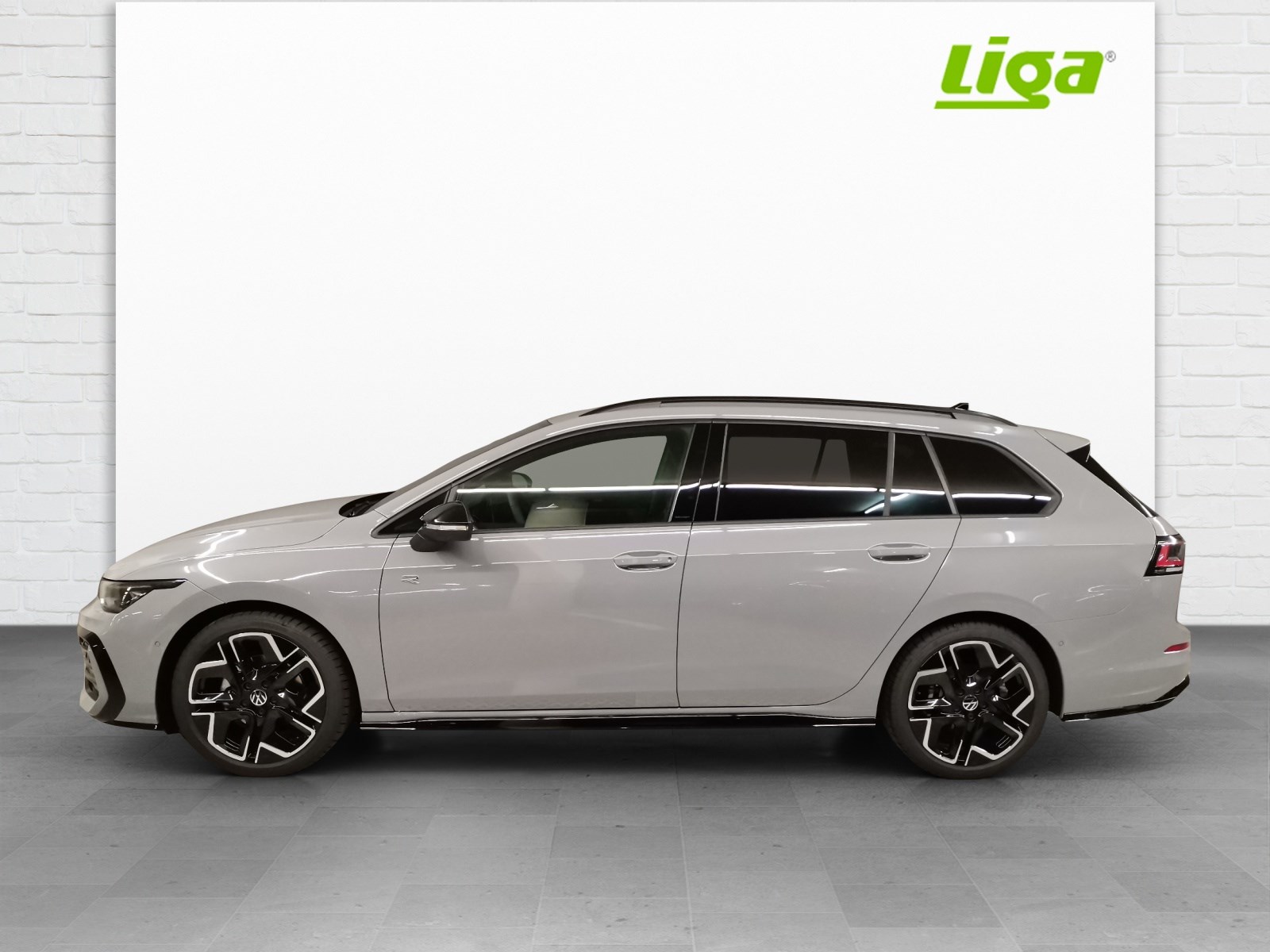 VW Golf VIII Variant 1.5 eTSI R-Line DSG