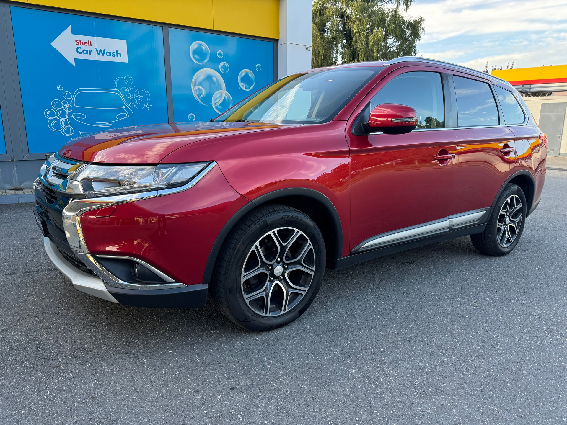 MITSUBISHI Outlander 2.2 DID Style 4WD Automatic-image-0