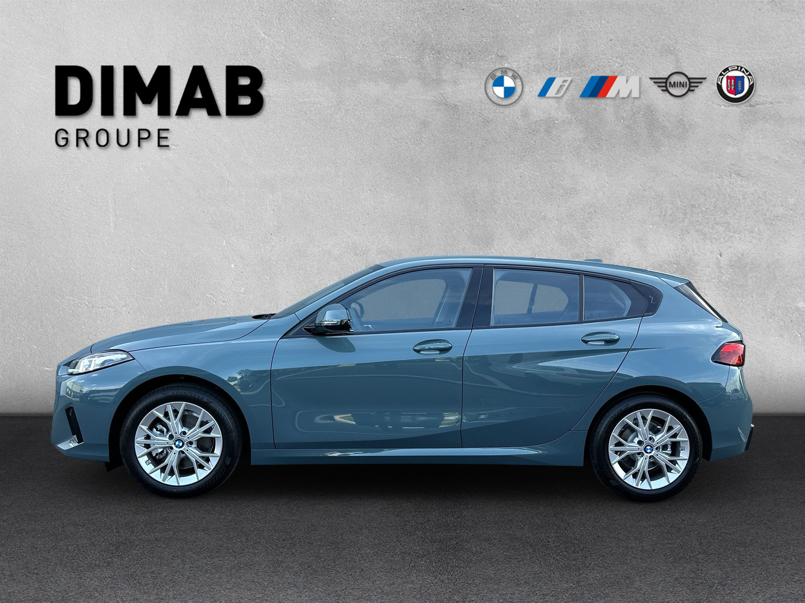 BMW 120 Steptronic-showroom-element-1