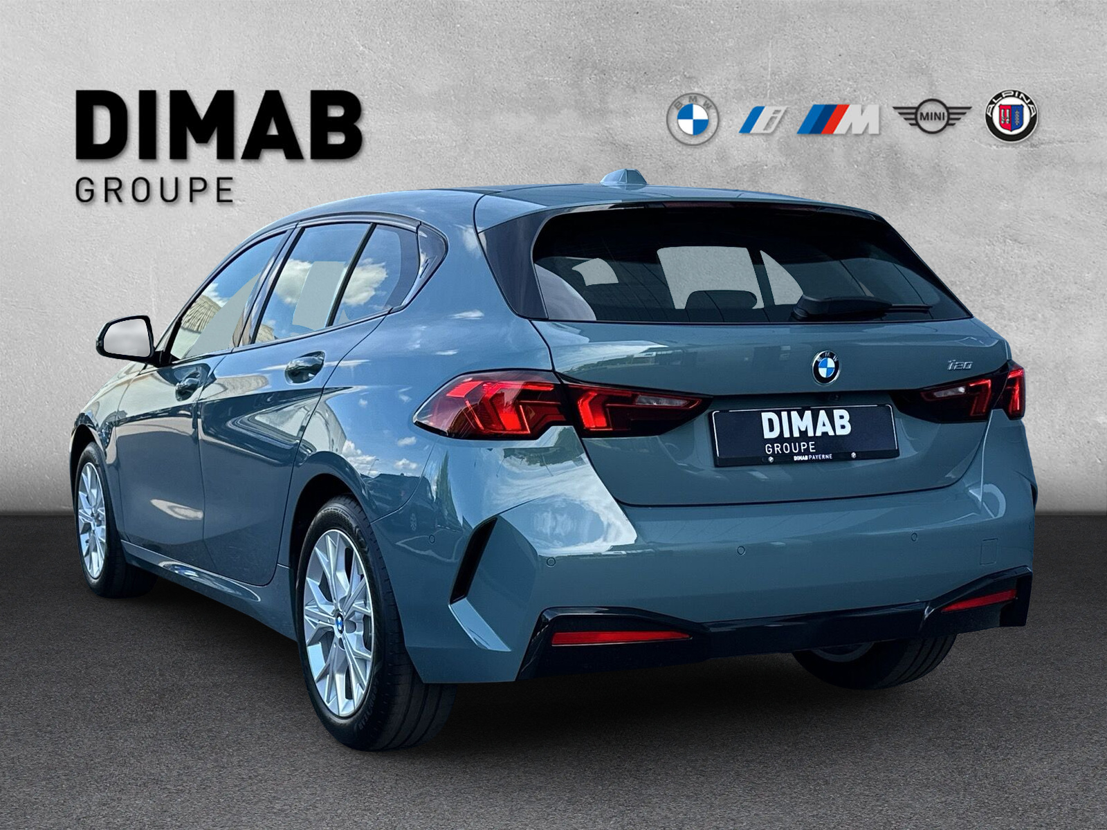 BMW 120 Steptronic-showroom-element-2