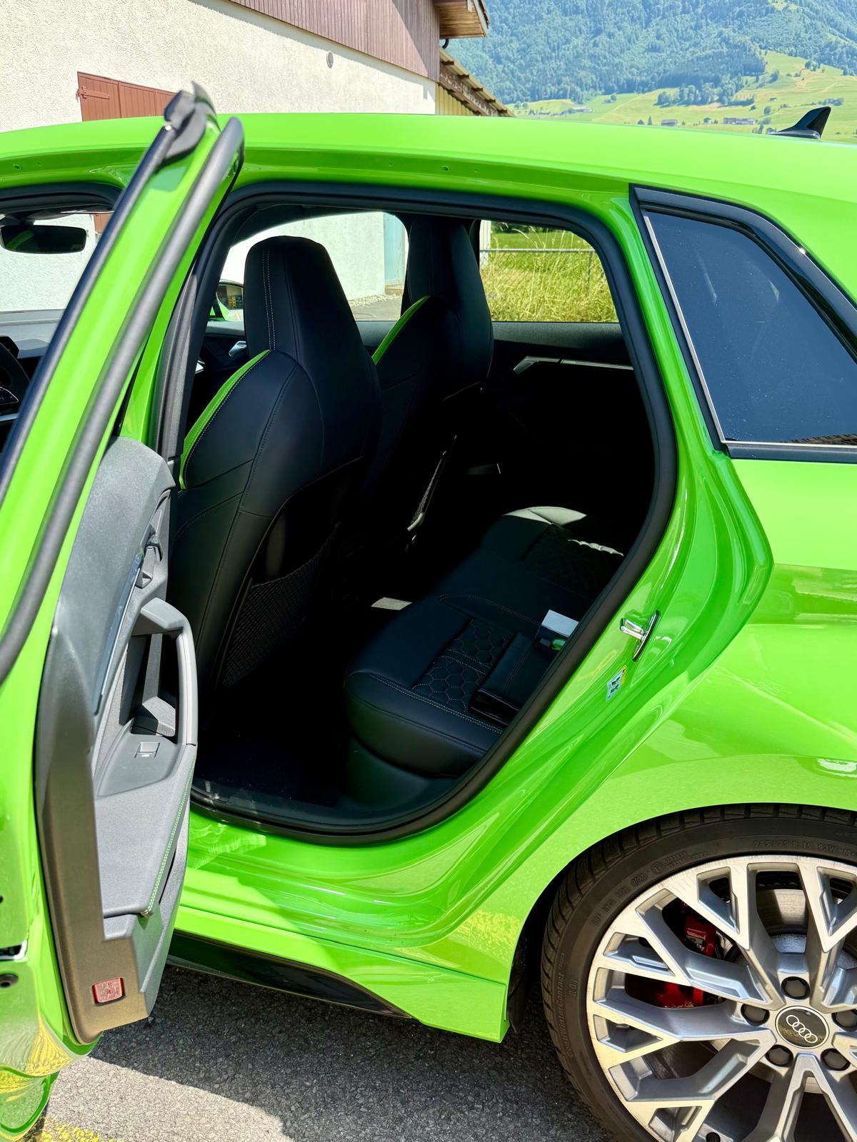 AUDI RS3 Sportback 2.5 TSI quattro S-tronic-image-6