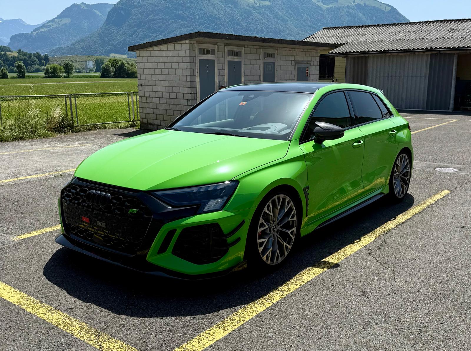 AUDI RS3 Sportback 2.5 TSI quattro S-tronic-image-0