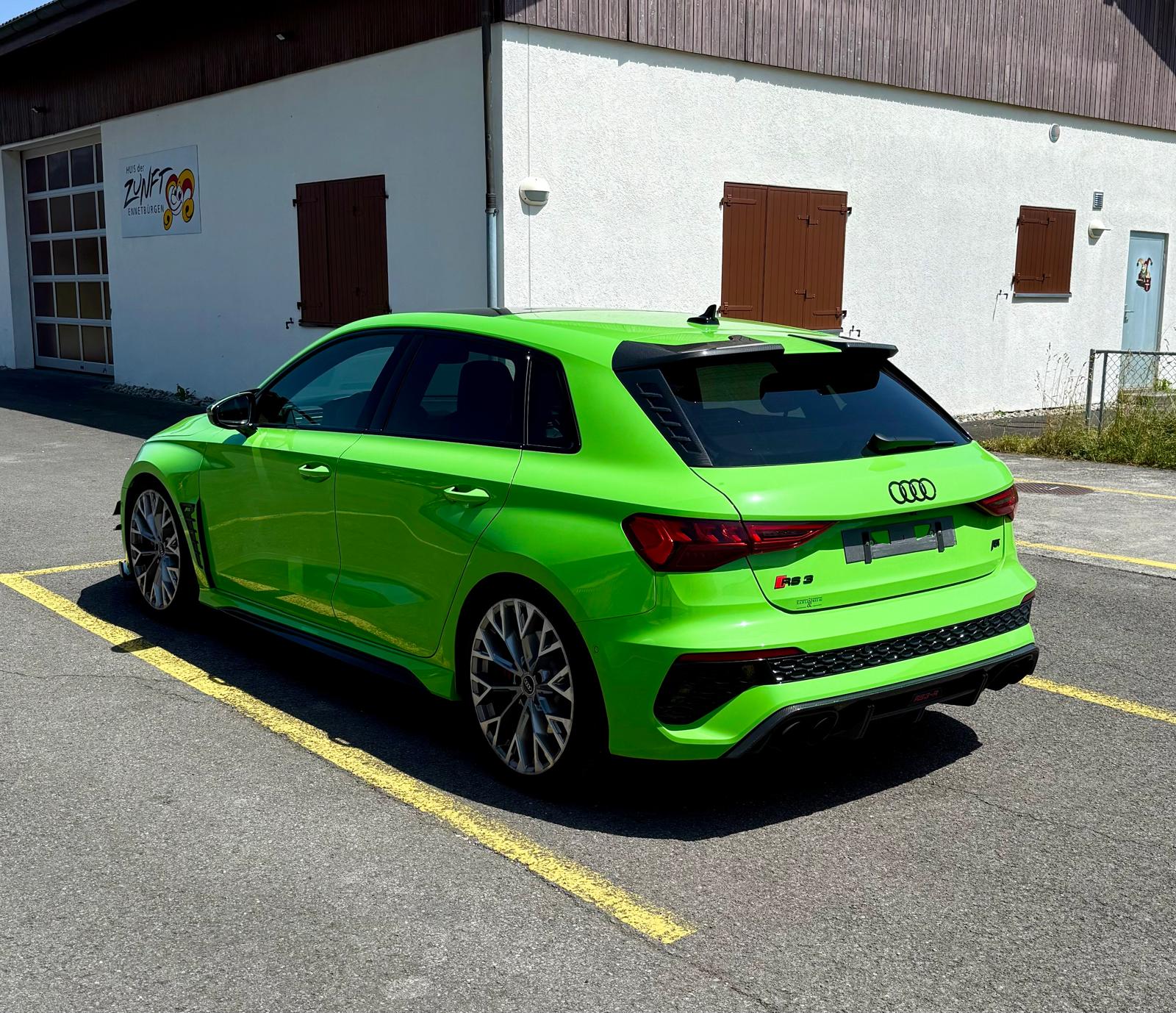 AUDI RS3 Sportback 2.5 TSI quattro S-tronic-image-5