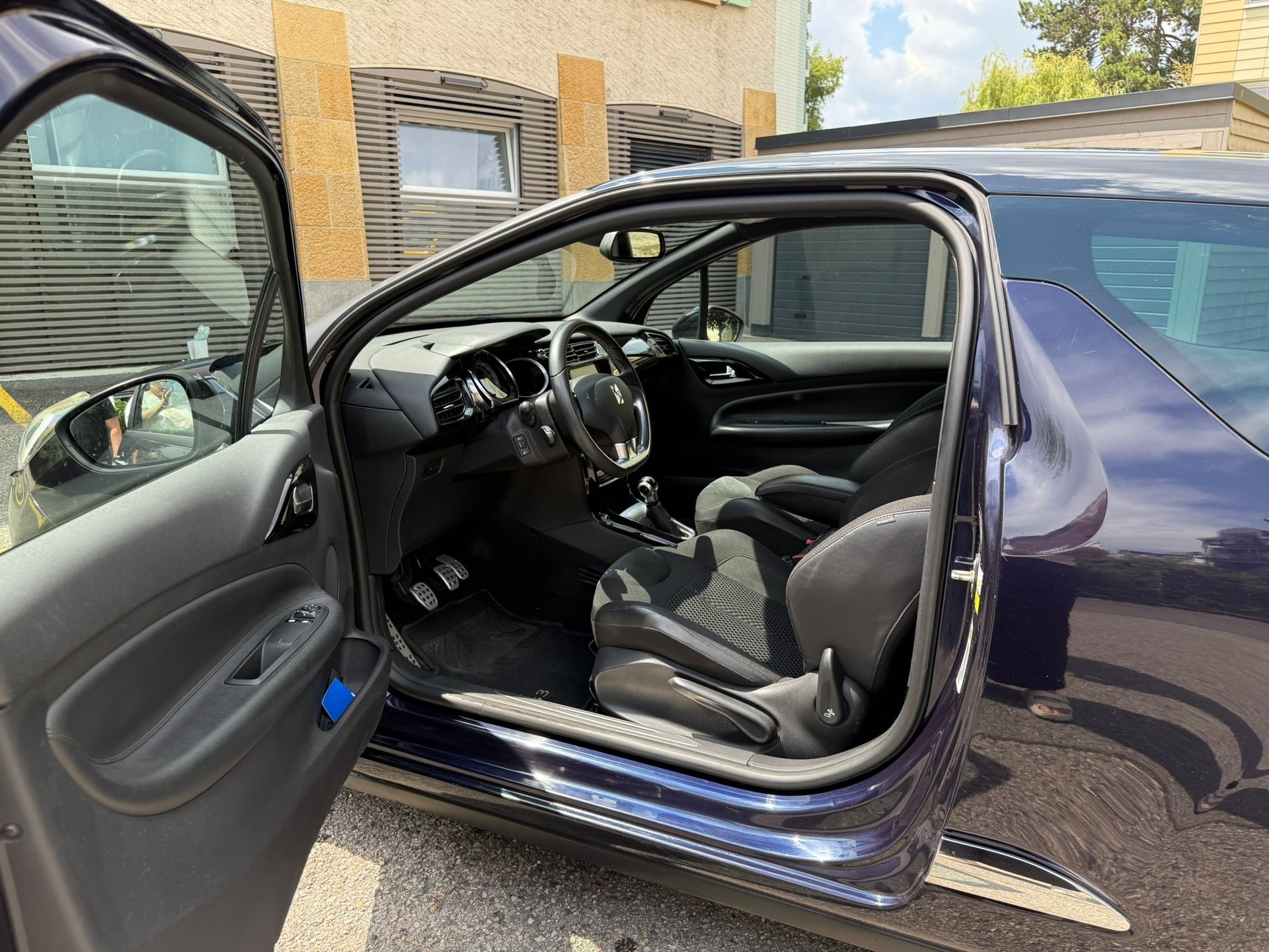 DS AUTOMOBILES DS 3 1.2 PureTech SO Chic-image-3