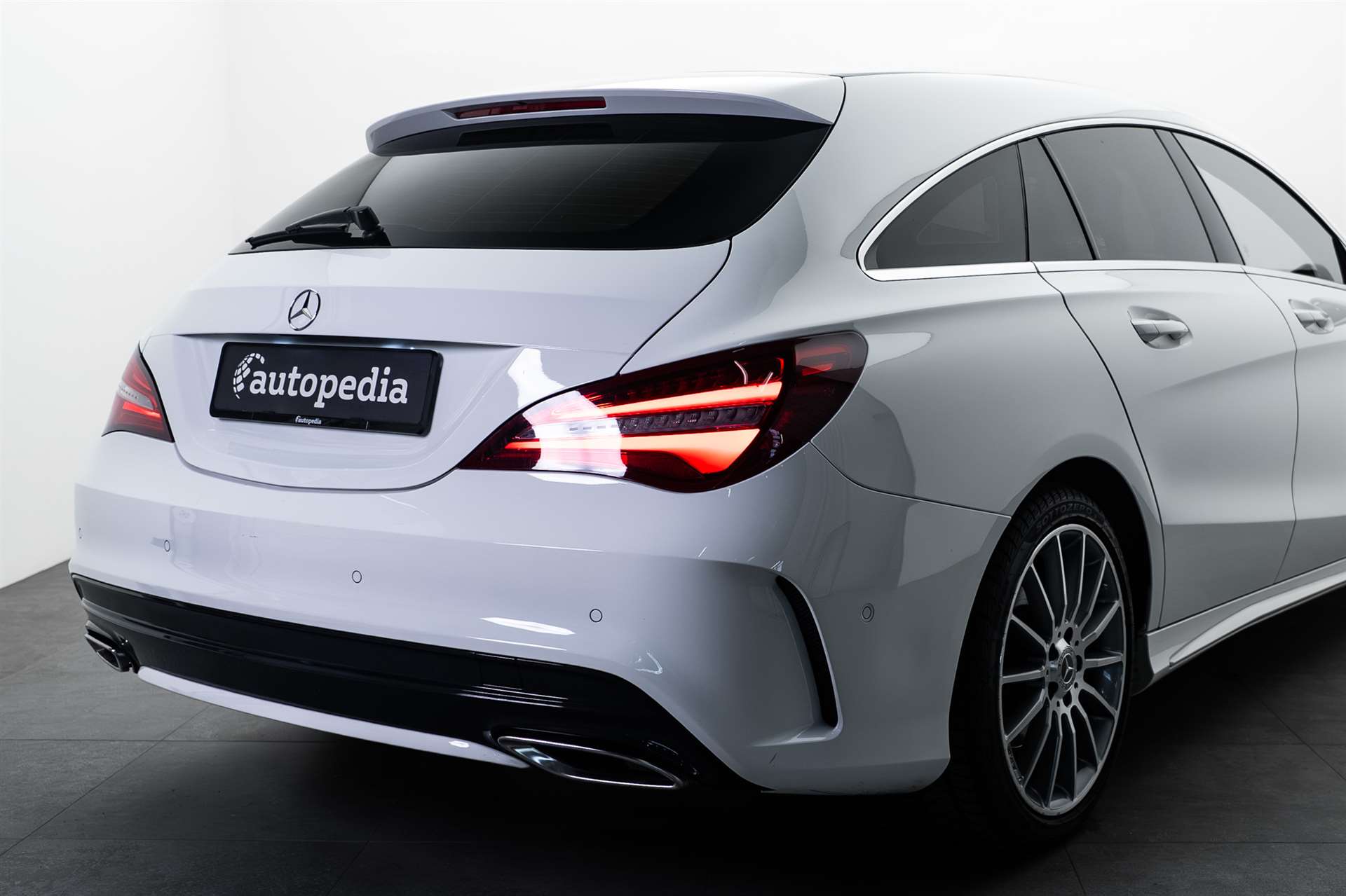 MERCEDES-BENZ CLA 200 CLA Shooting Brake 200 d AMG Line 7G-DCT-showroom-element-3