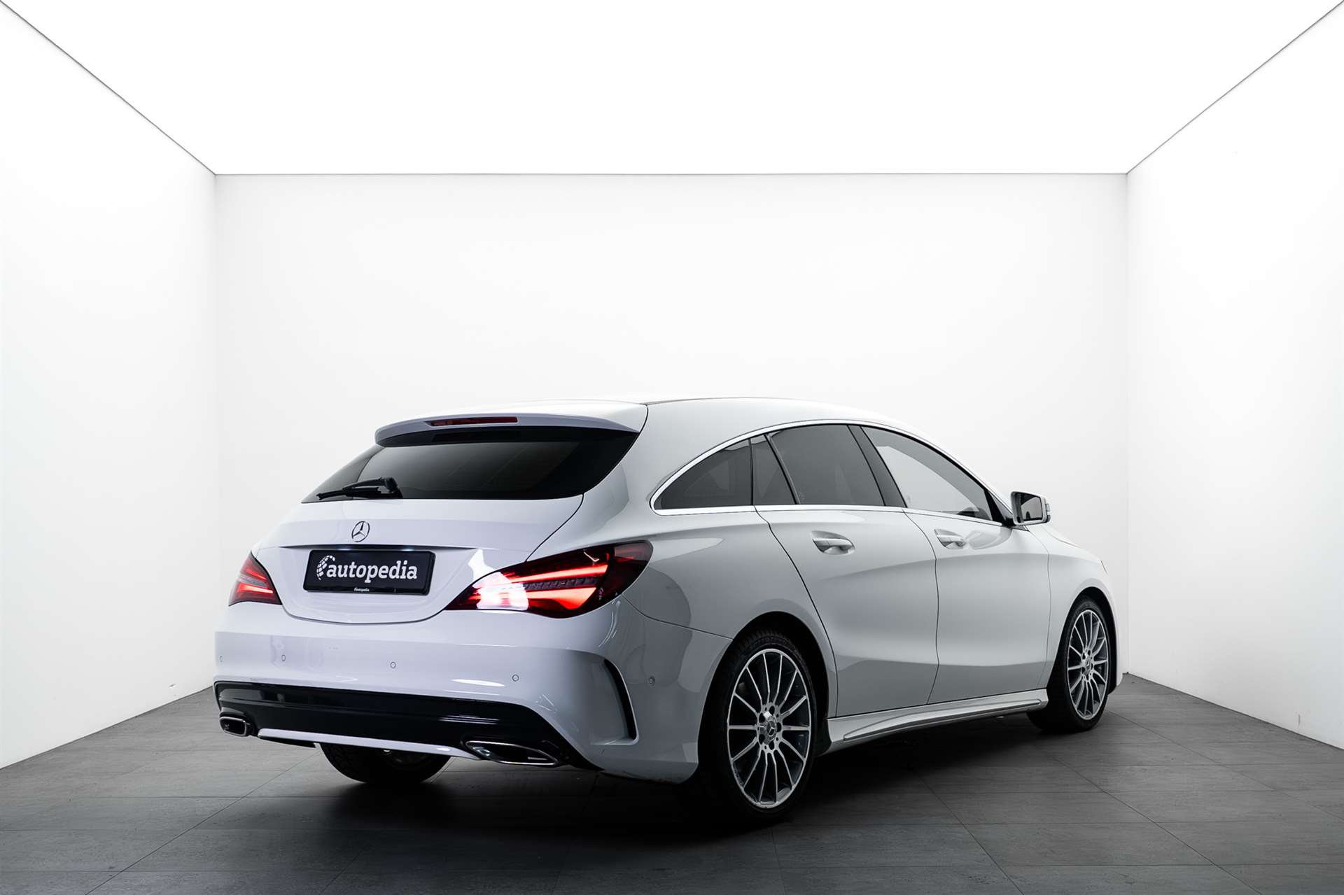 MERCEDES-BENZ CLA 200 CLA Shooting Brake 200 d AMG Line 7G-DCT-showroom-element-2