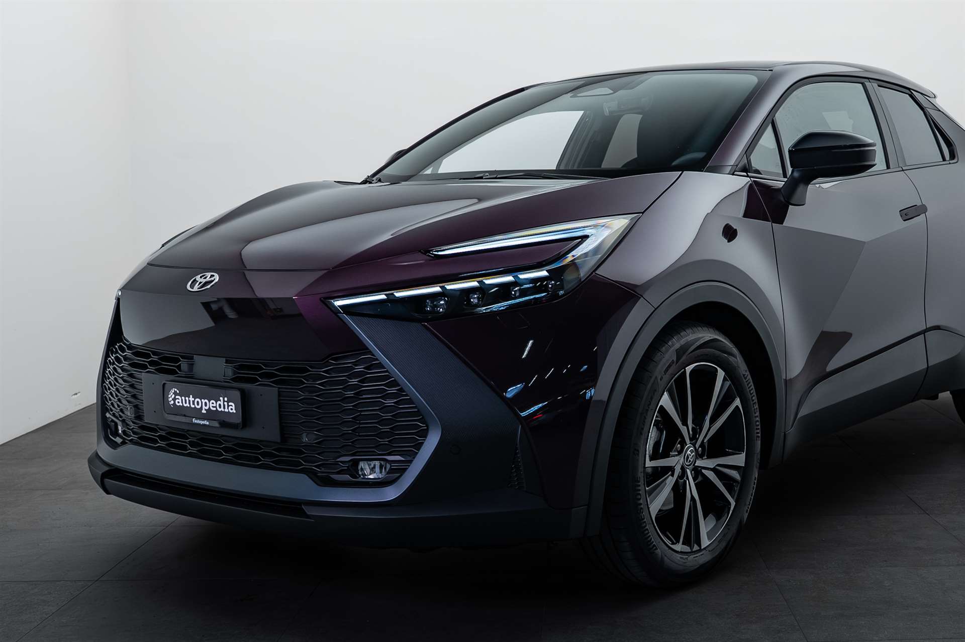TOYOTA C-HR 1.8 HSD NEW Trend CVT-AUTOMAT -33%-showroom-element-1