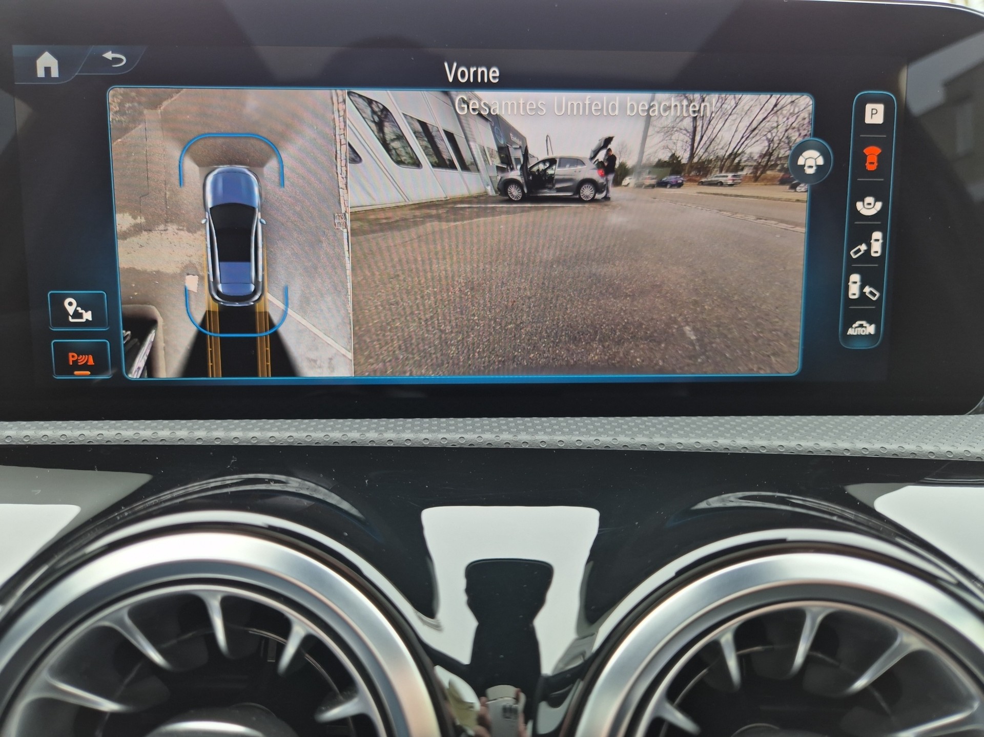 MERCEDES-BENZ A 45 S AMG 4Matic+ Speedshift-image-18