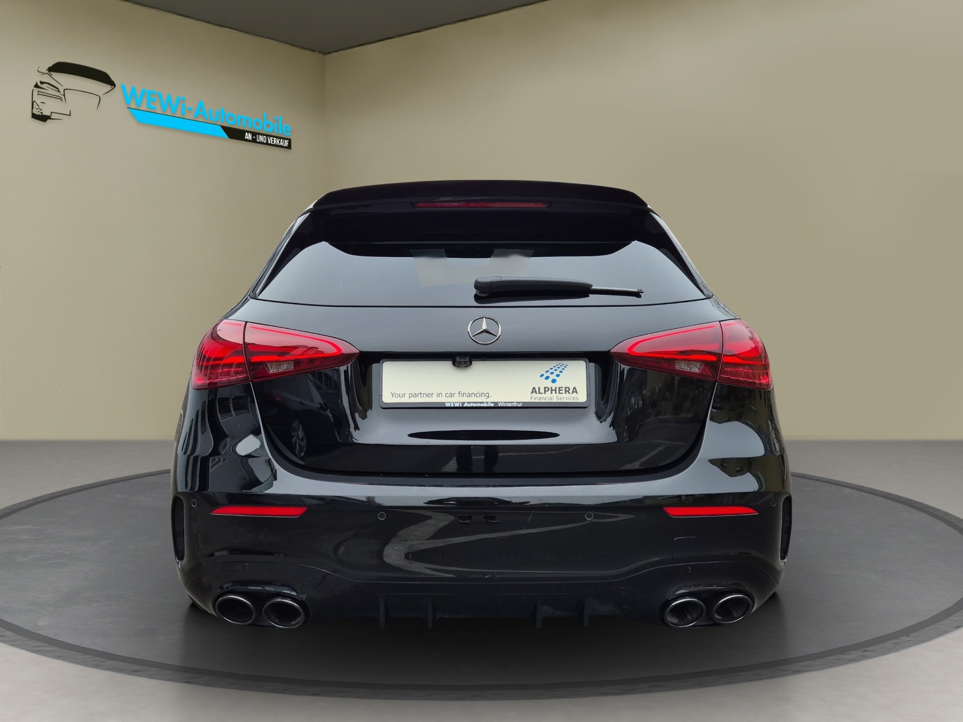 MERCEDES-BENZ A 45 S AMG 4Matic+ Speedshift-showroom-element-3