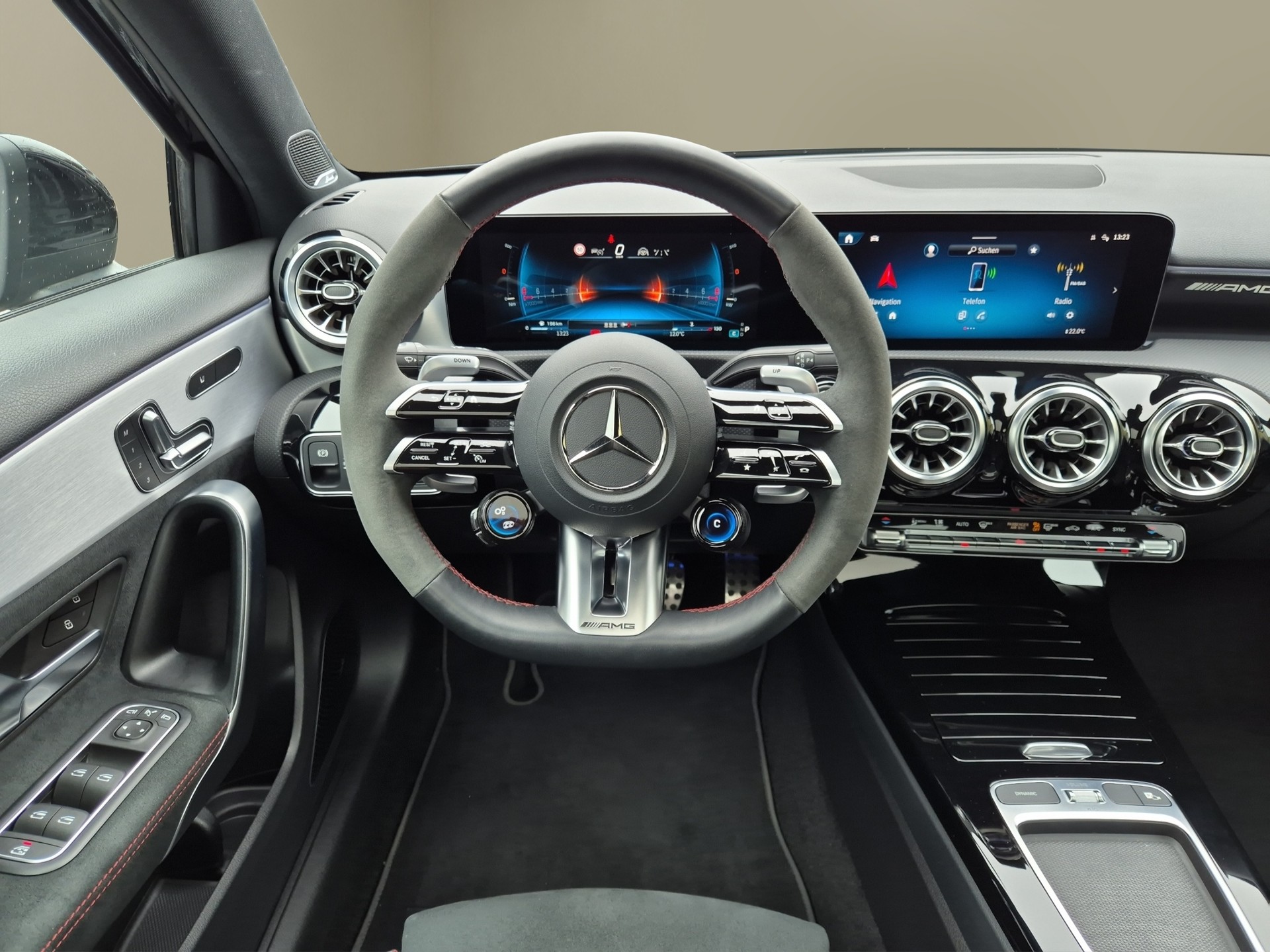 MERCEDES-BENZ A 45 S AMG 4Matic+ Speedshift-image-10