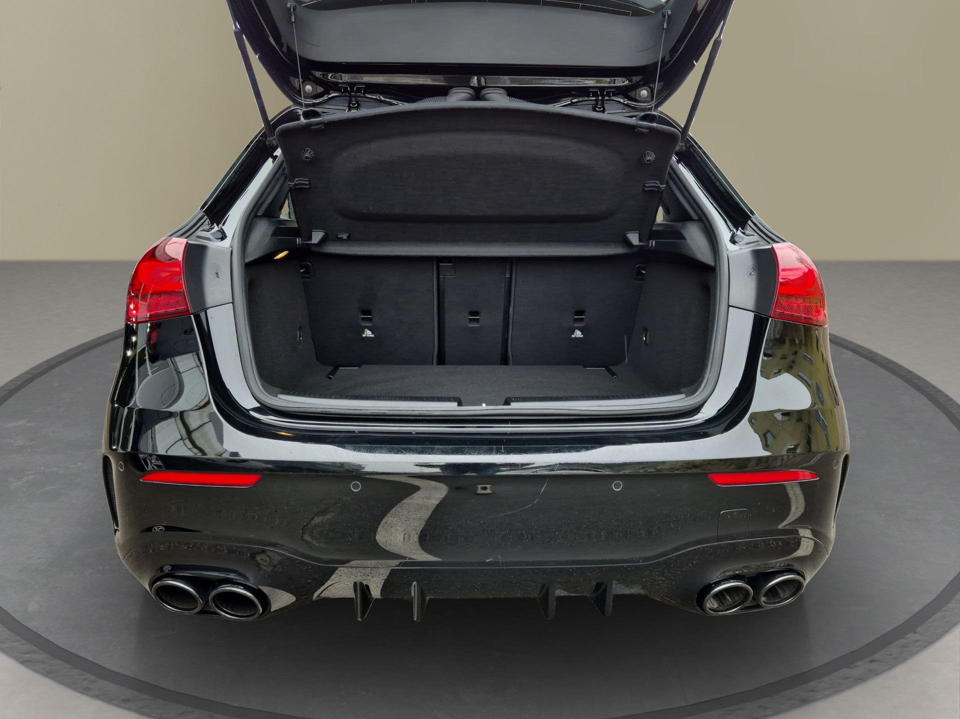 MERCEDES-BENZ A 45 S AMG 4Matic+ Speedshift-image-23