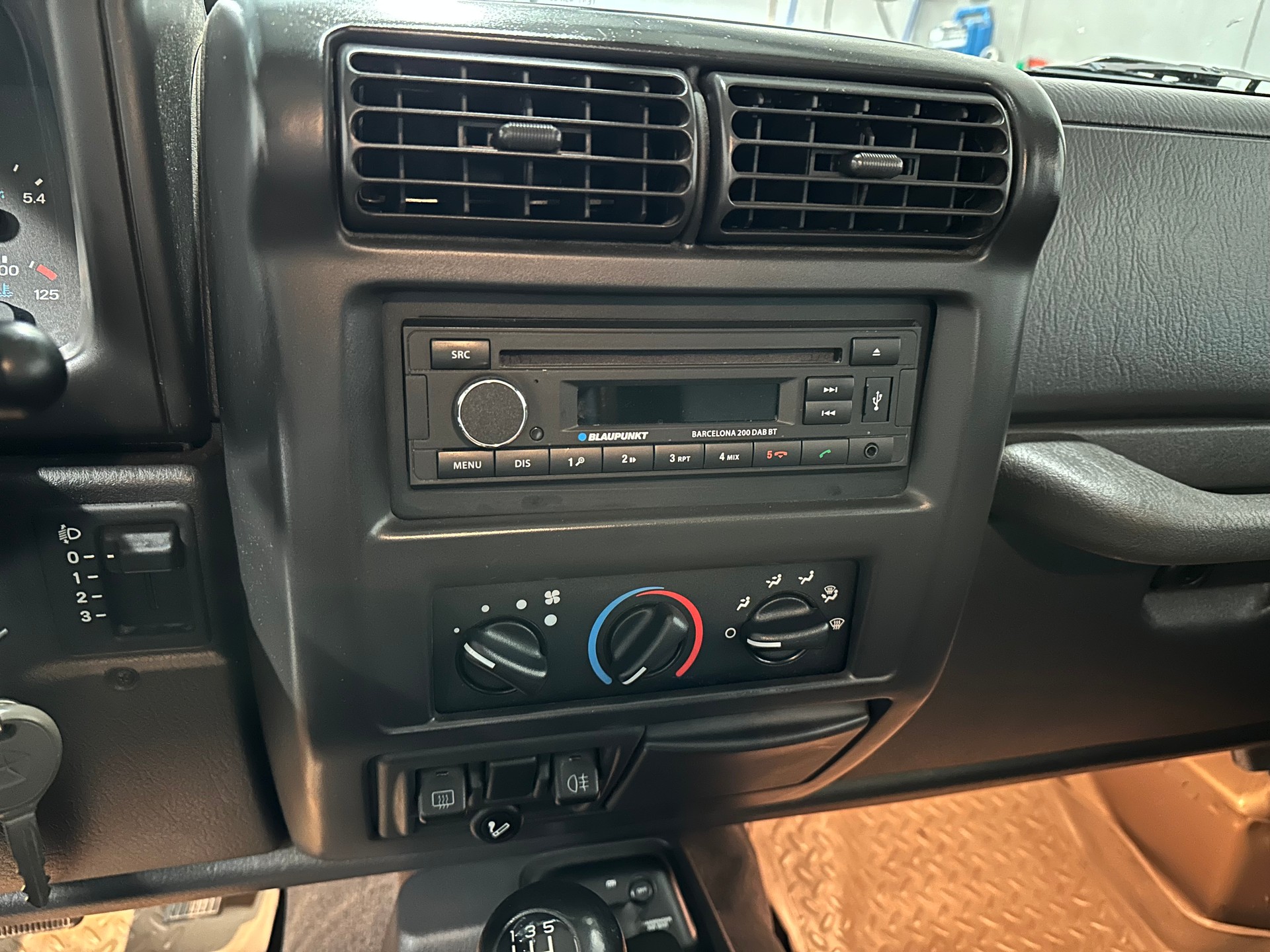 JEEP Wrangler 4.0 Sahara Hardtop-image-13