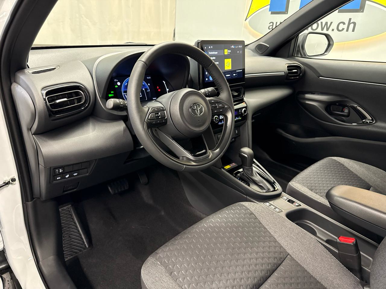 TOYOTA YARIS CROSS 1.5 Sportline e-CVT 130PS-showroom-element-2