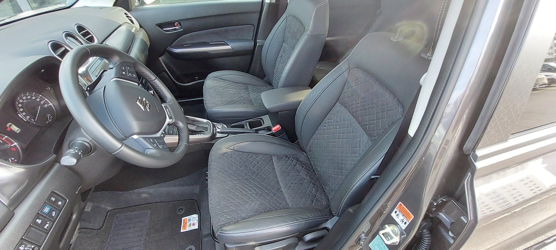 SUZUKI Vitara 1.5 Piz Sulai Top Hybrid 4x4-image-5