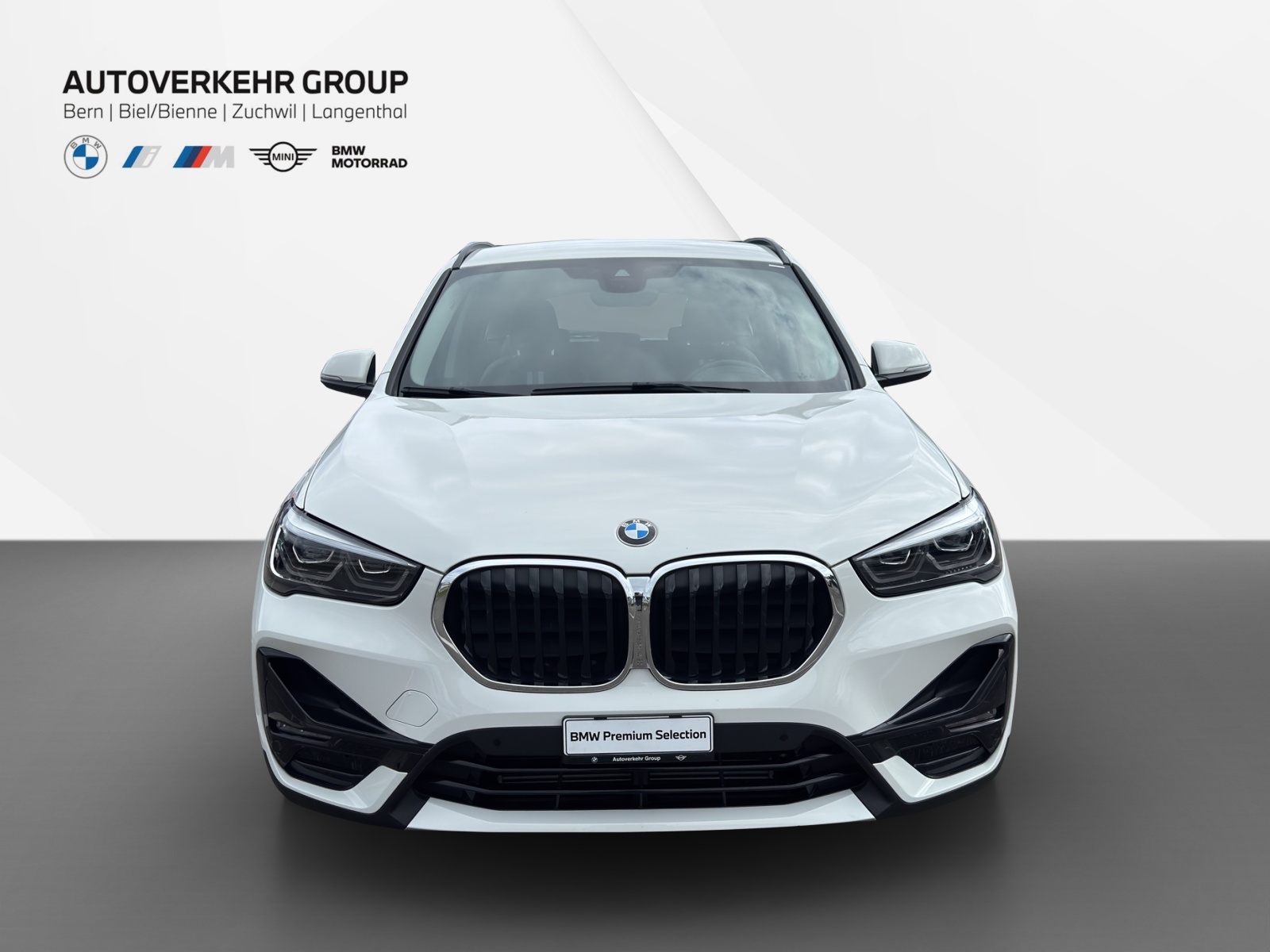 BMW X1 xDrive 25e Sport Line-showroom-element-1