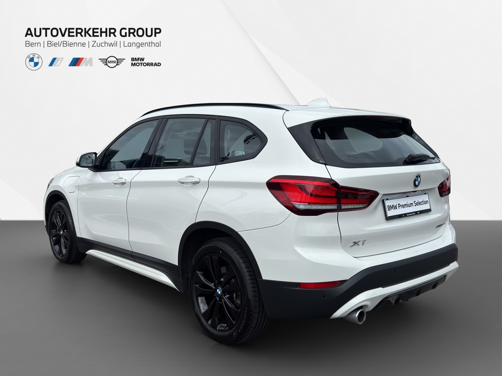 BMW X1 xDrive 25e Sport Line-showroom-element-3