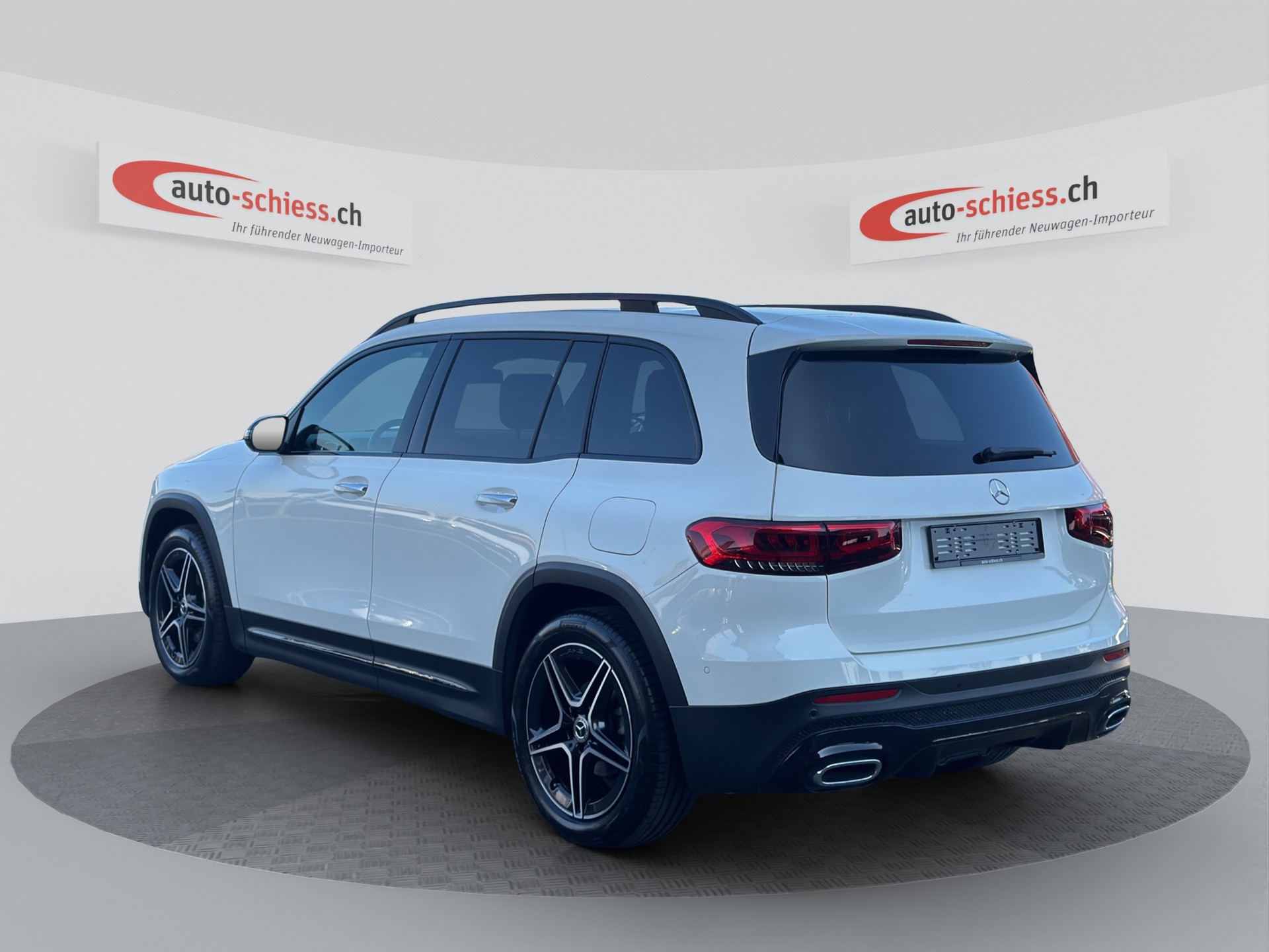 MERCEDES-BENZ GLB 200 4Matic AMG Line 8G-Tronic Night-showroom-element-3