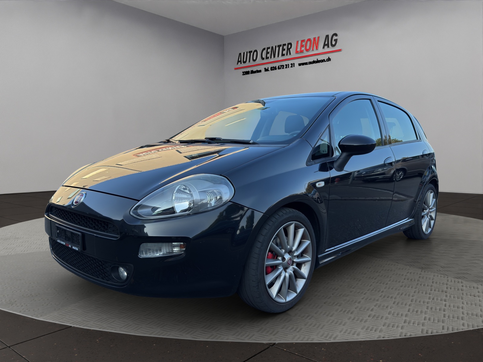 FIAT Punto 1.4 16V Turbo Lounge-showroom-element-1
