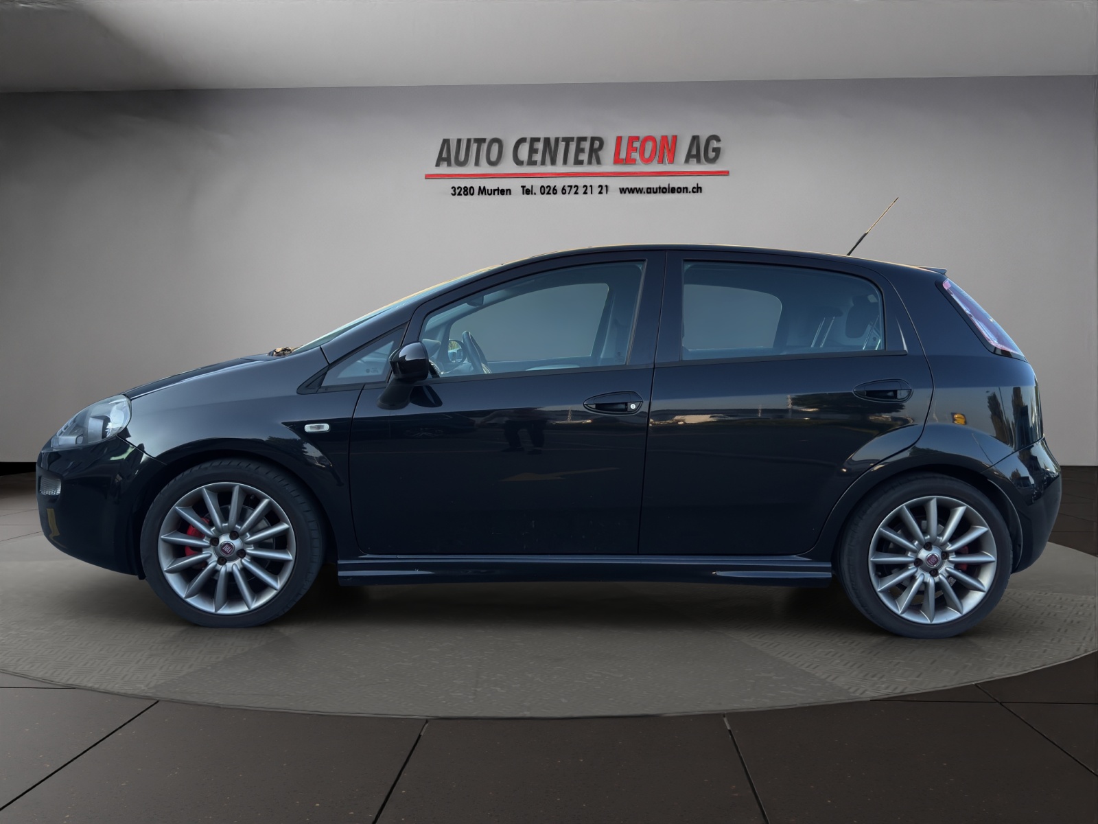 FIAT Punto 1.4 16V Turbo Lounge-showroom-element-2