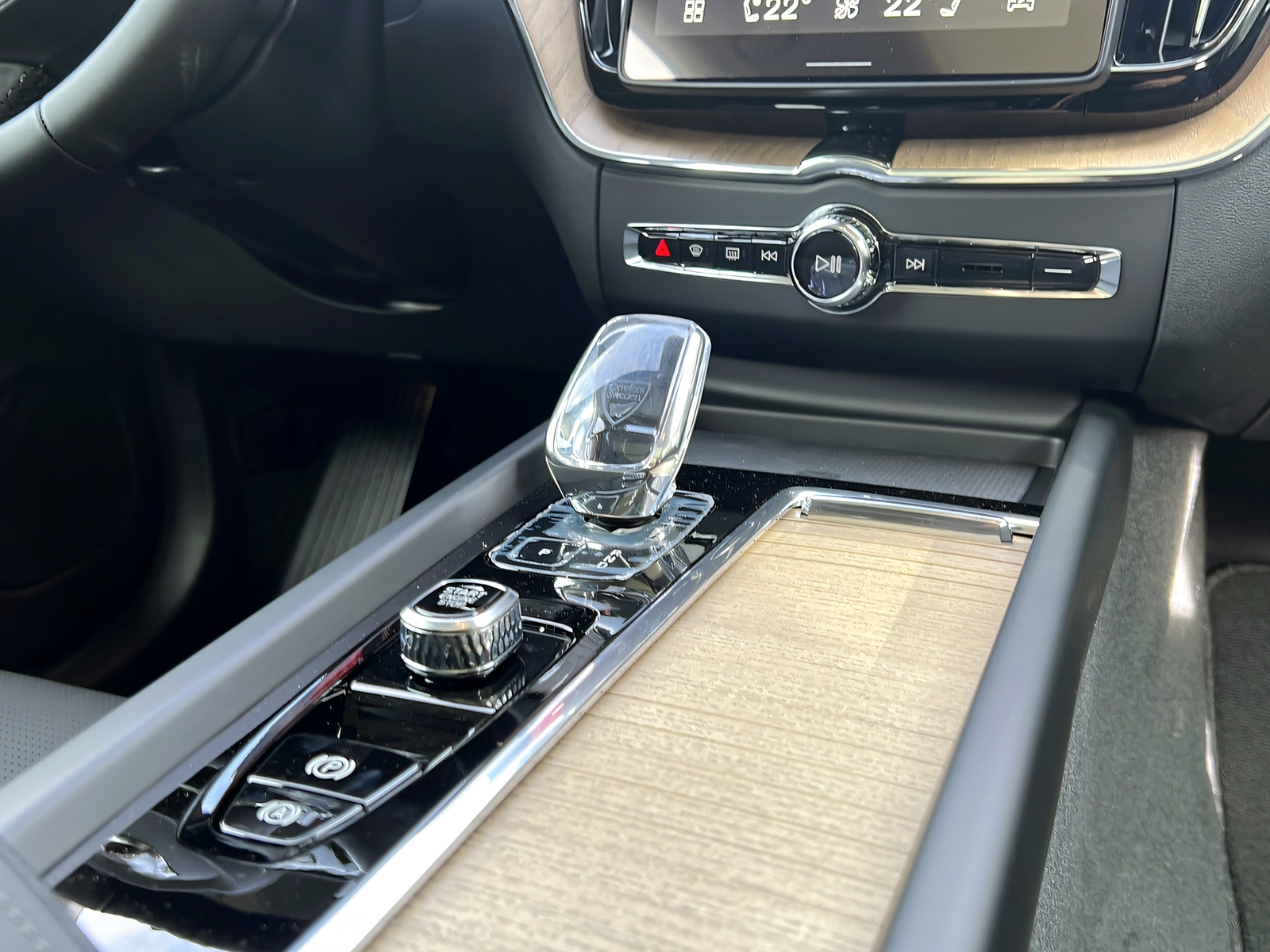 Image VOLVO XC60 XC60 2.0 T6 TE Ultra Dark eAWD