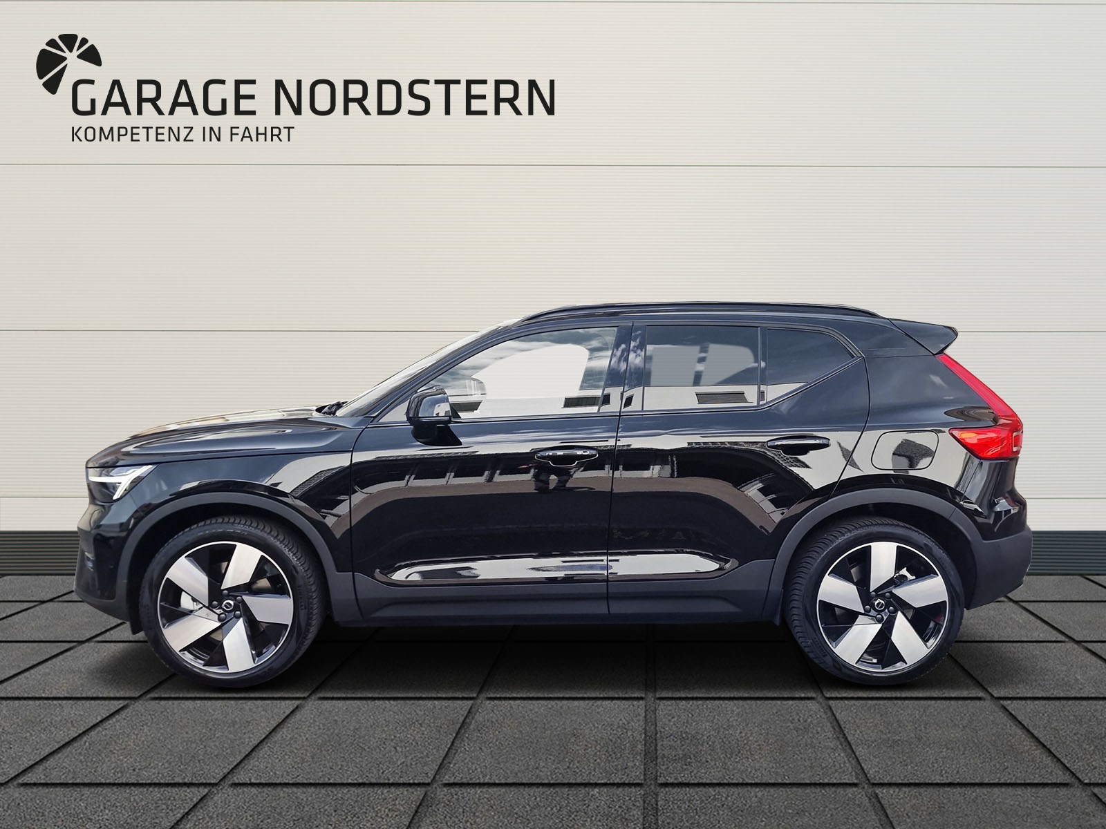 VOLVO XC40 E80 Twin Ultimate AWD-showroom-element-1