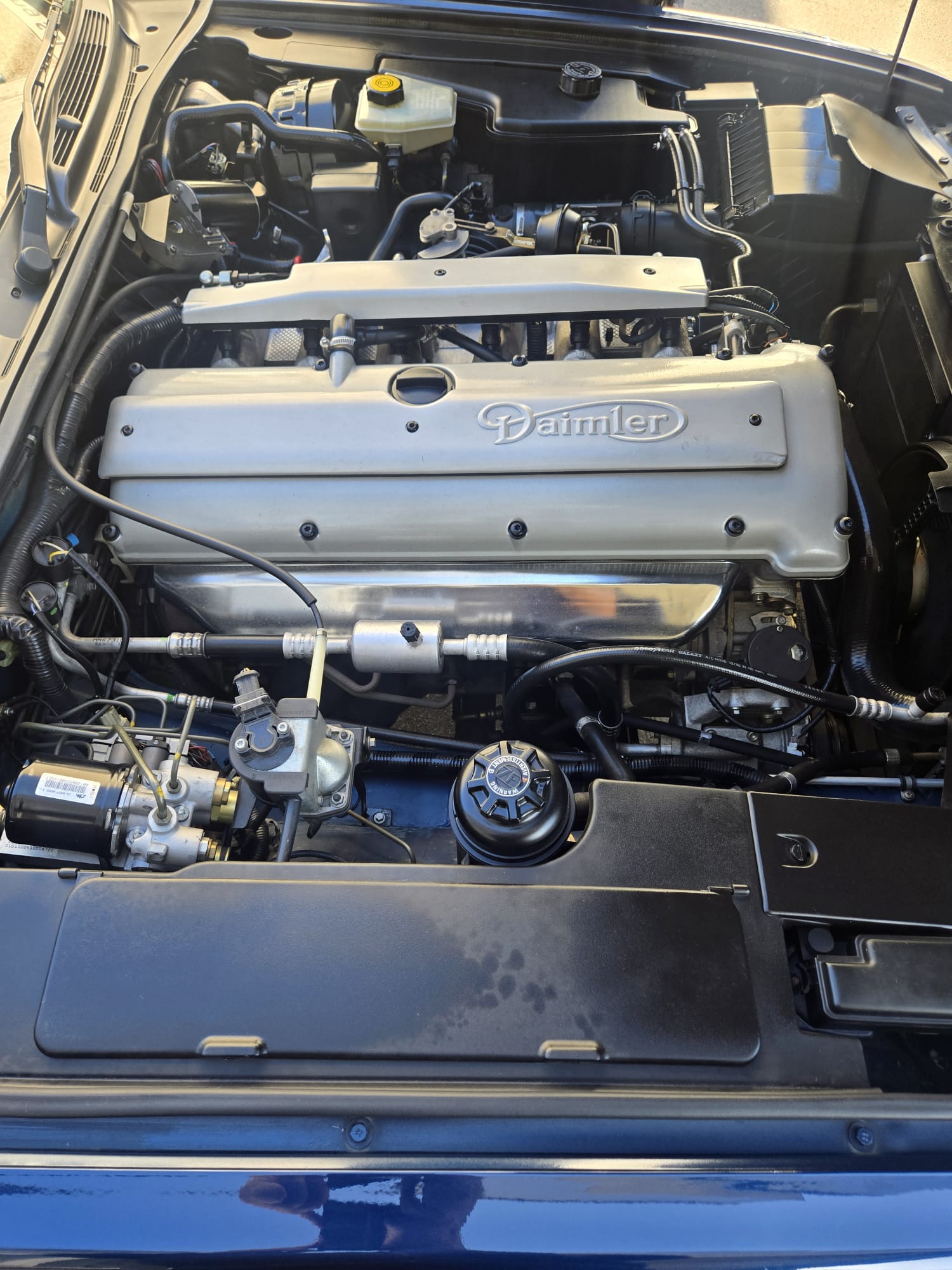 DAIMLER 4.0 Six-image-9