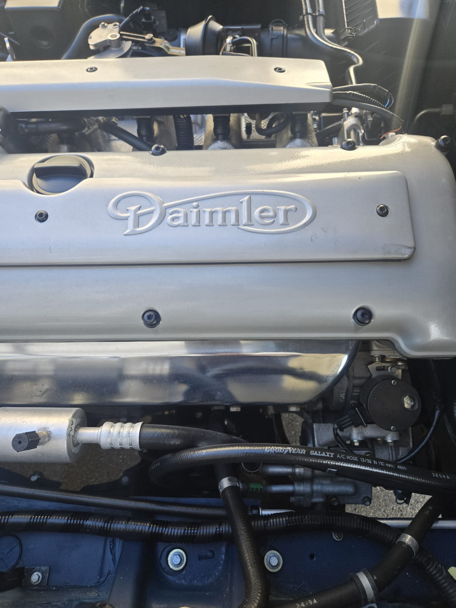 DAIMLER 4.0 Six-image-8