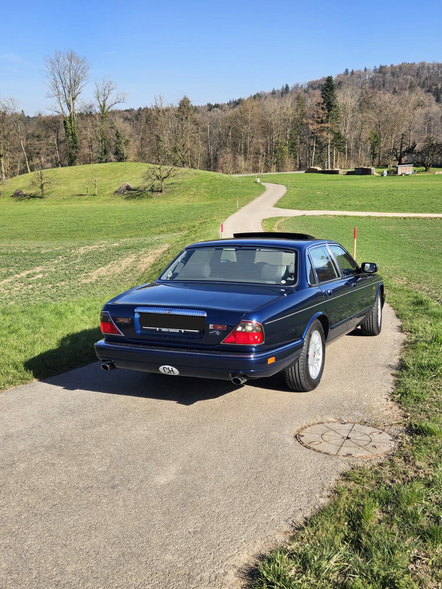 DAIMLER 4.0 Six-image-1