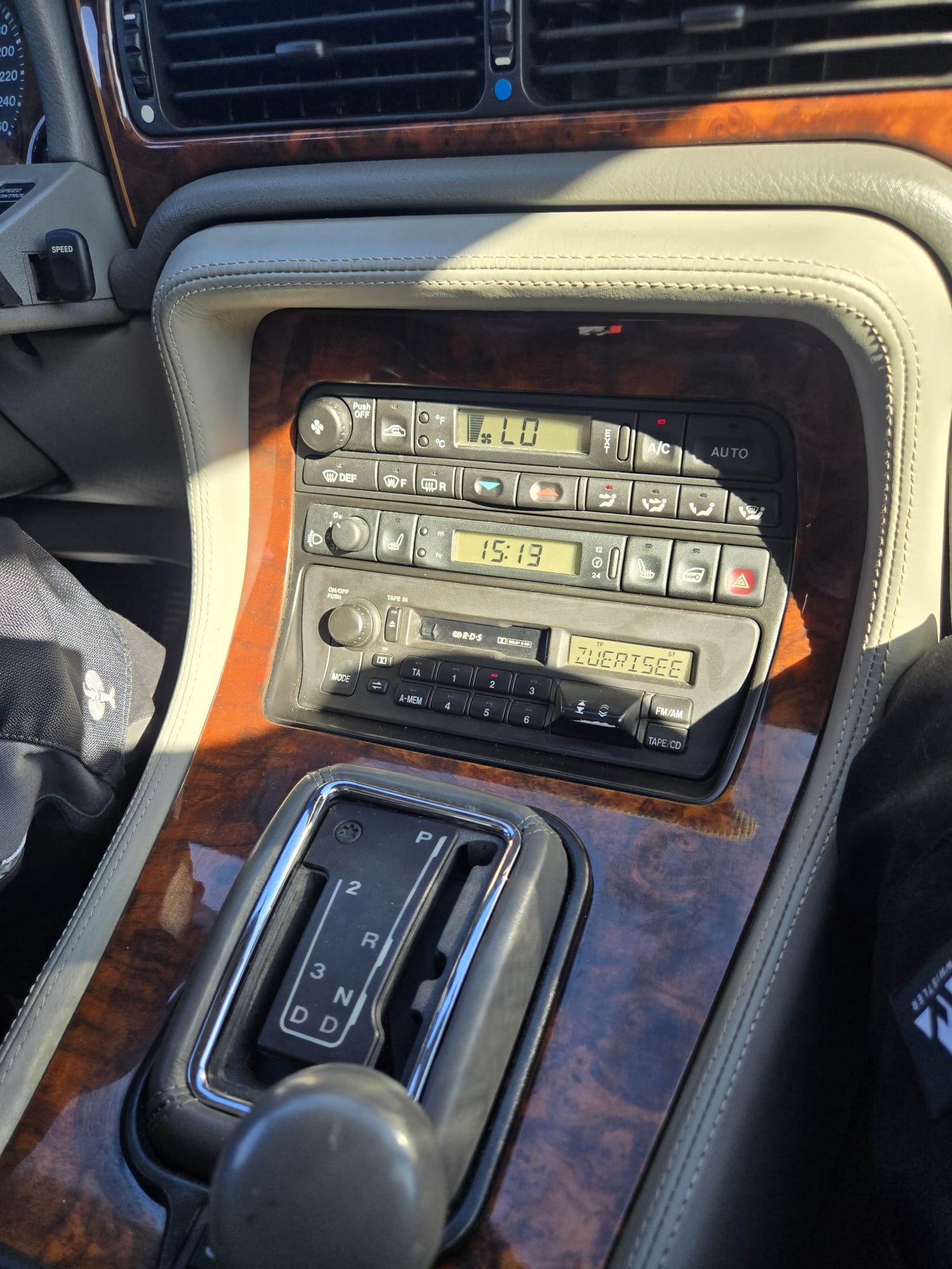 DAIMLER 4.0 Six-image-4