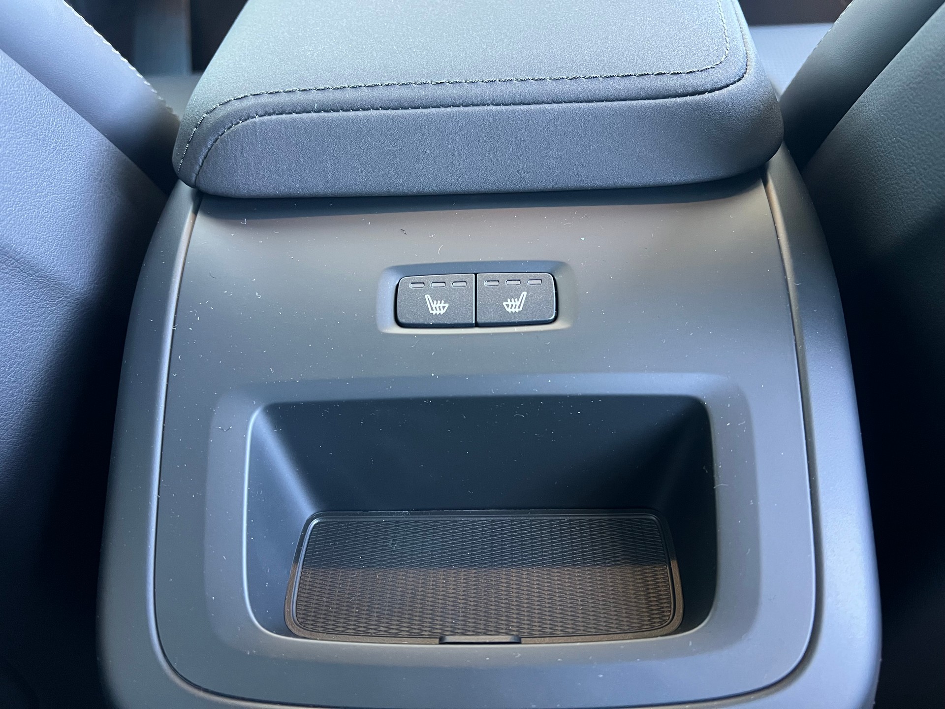 VOLVO XC60 T8 eAWD Ultra Dark Geartronic-image-9