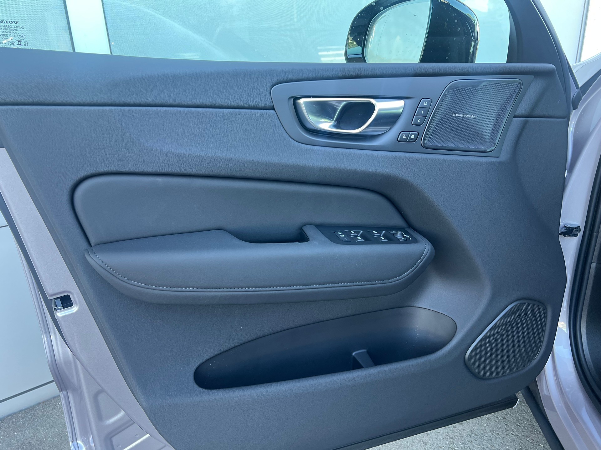 VOLVO XC60 T8 eAWD Ultra Dark Geartronic-image-11