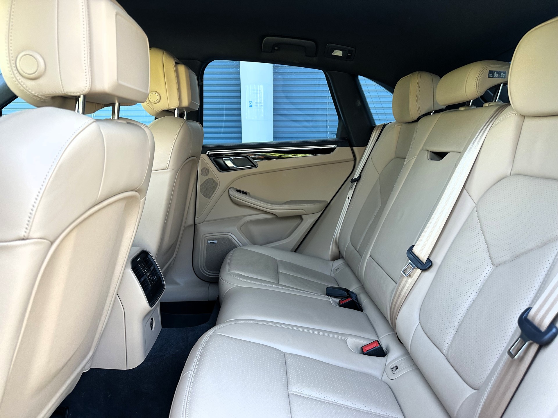 PORSCHE Macan S PDK-image-16