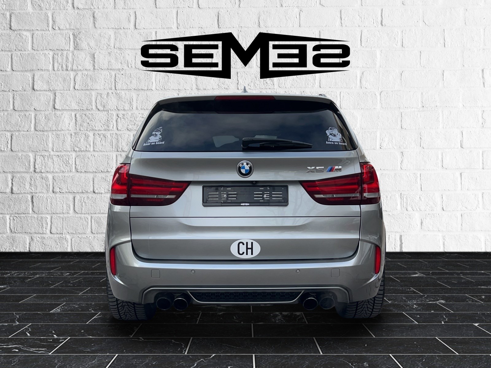 BMW X5M Steptronic-showroom-element-3