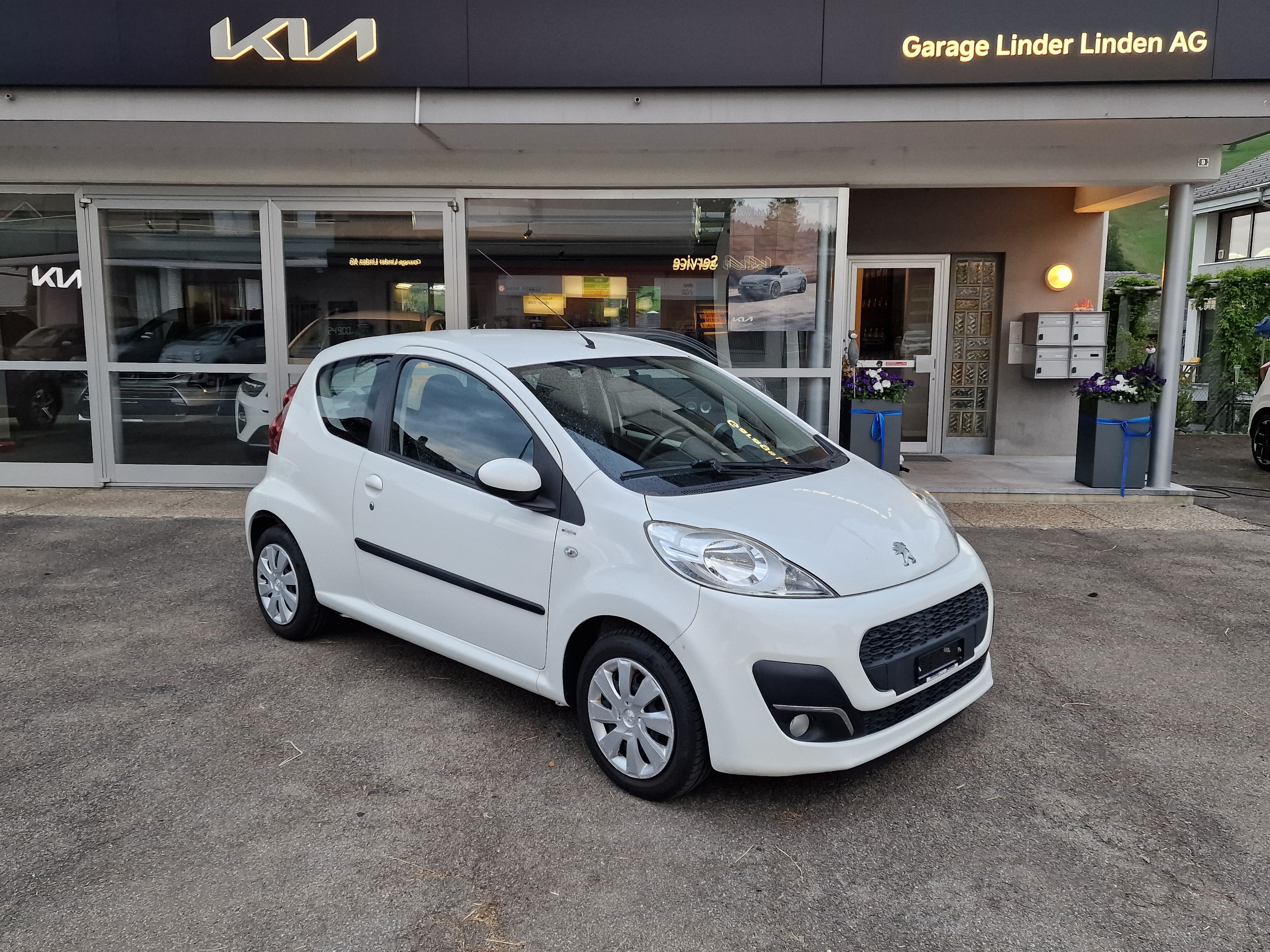 PEUGEOT 107 1.0 Active (Kleinwagen) Peugeot PEUGEOT 107 1.0 Active (Kleinwagen)