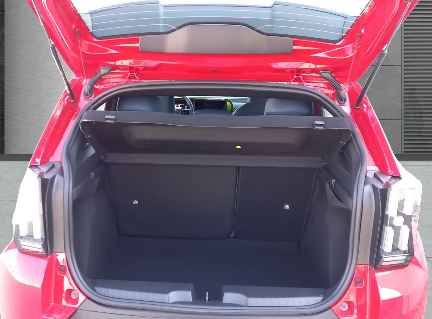 FIAT Grande Panda Elektro Red-showroom-element-3
