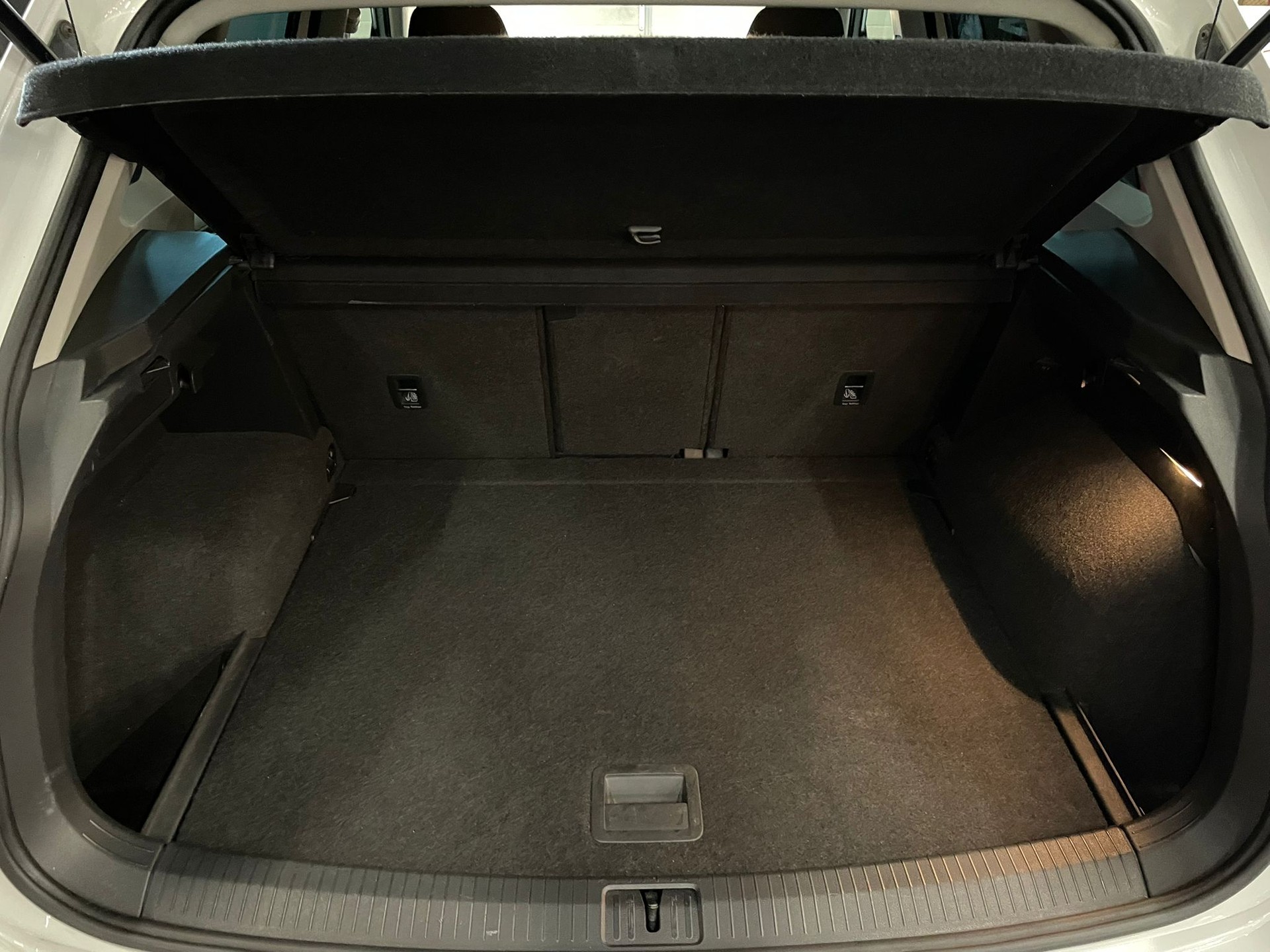 VW Tiguan 2.0 TDI SCR Trendline 4Motion DSG-image-16