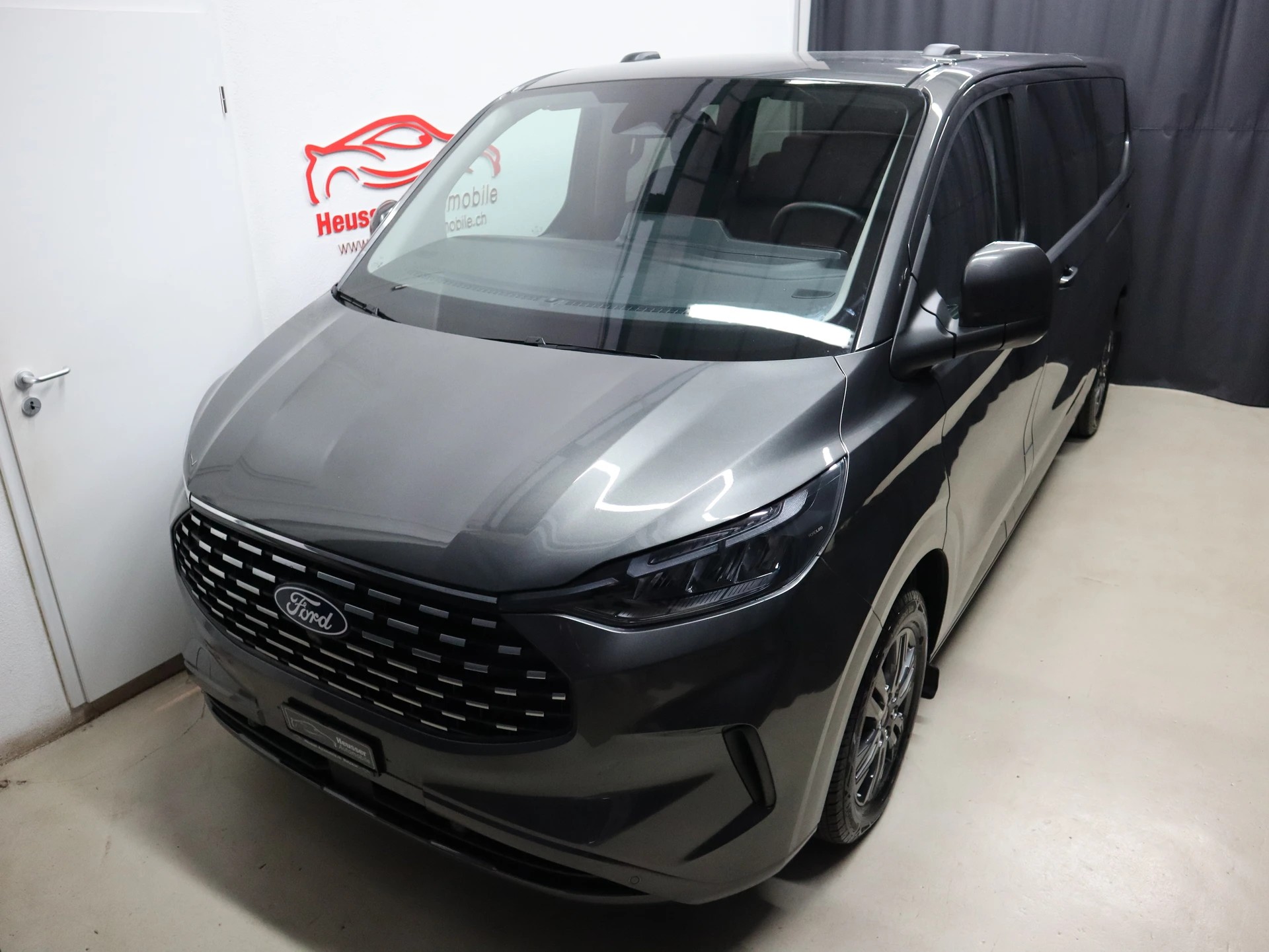 FORD Tourneo Custom Bus 320 L2H1 Titanium Automat - 8 Sitzplätze - Leder - Navi - DAB+ - Kamera - 170 PS-showroom-element-2