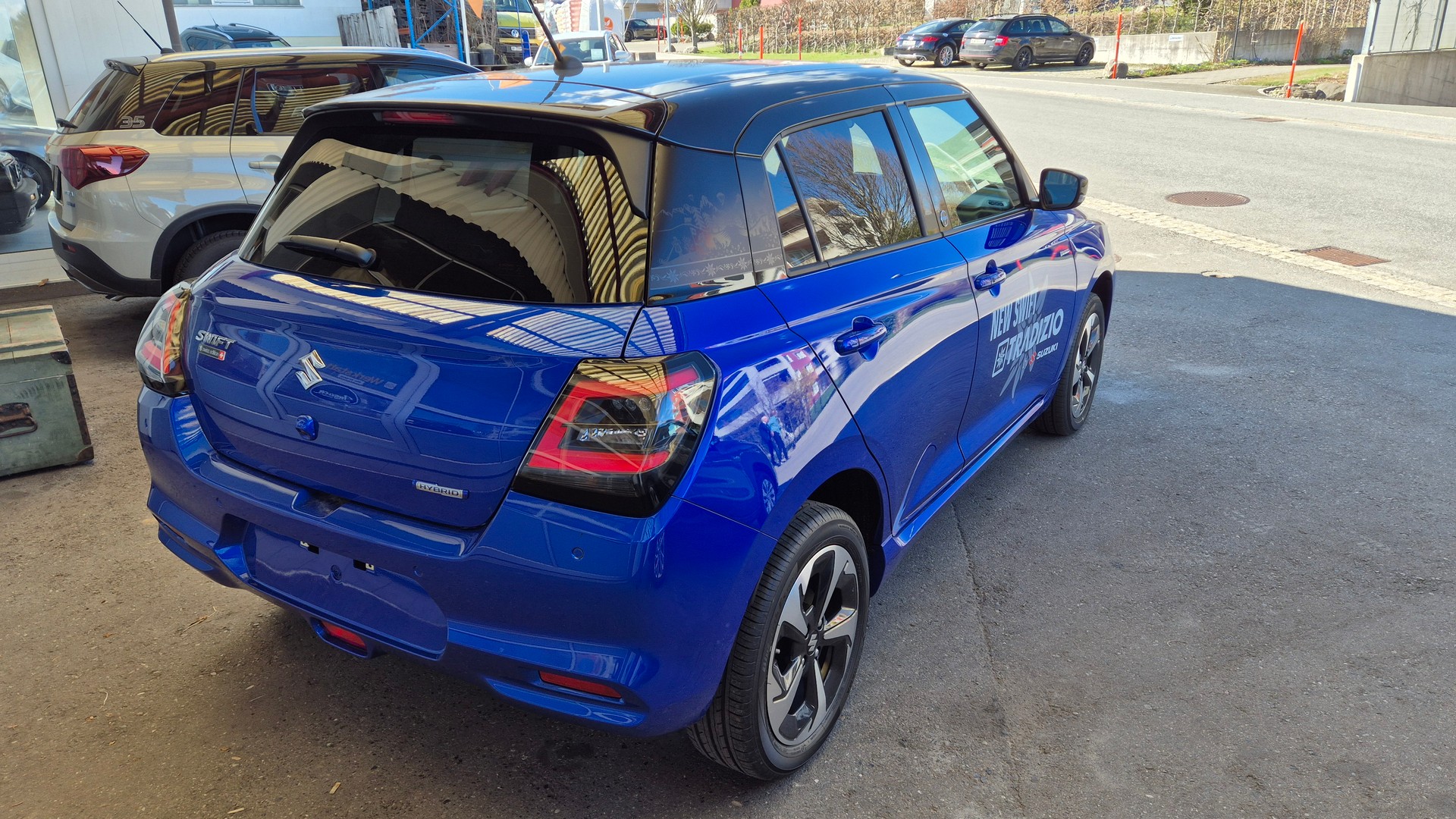 SUZUKI Swift 1.2 Tradizio Top Hybrid 4x4-showroom-element-3