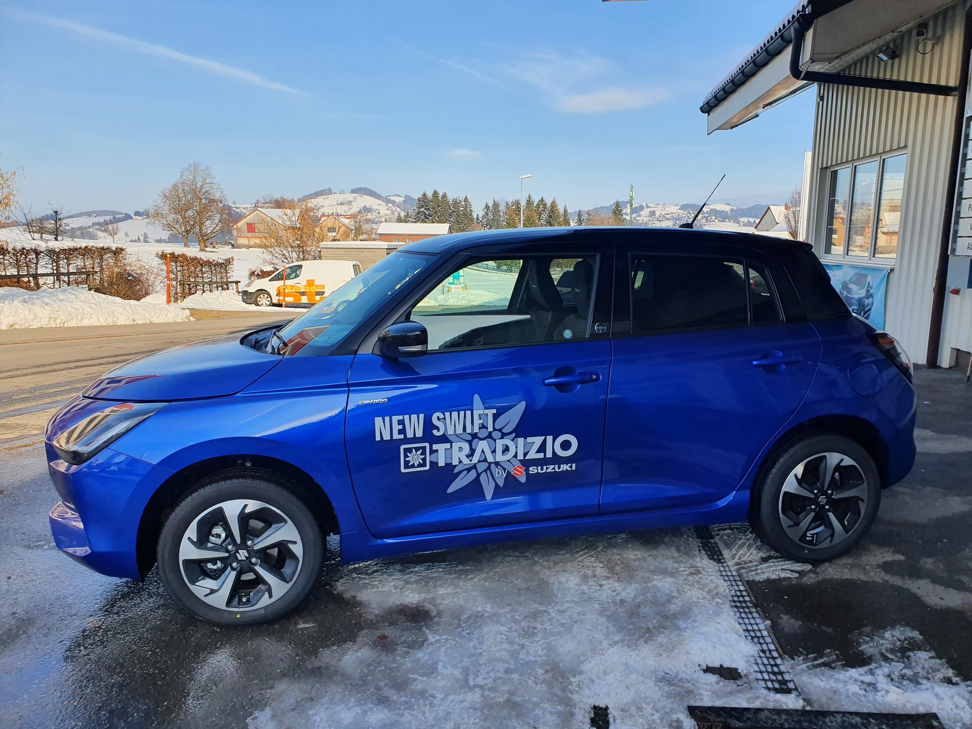 SUZUKI Swift 1.2 Tradizio Top Hybrid 4x4-showroom-element-1