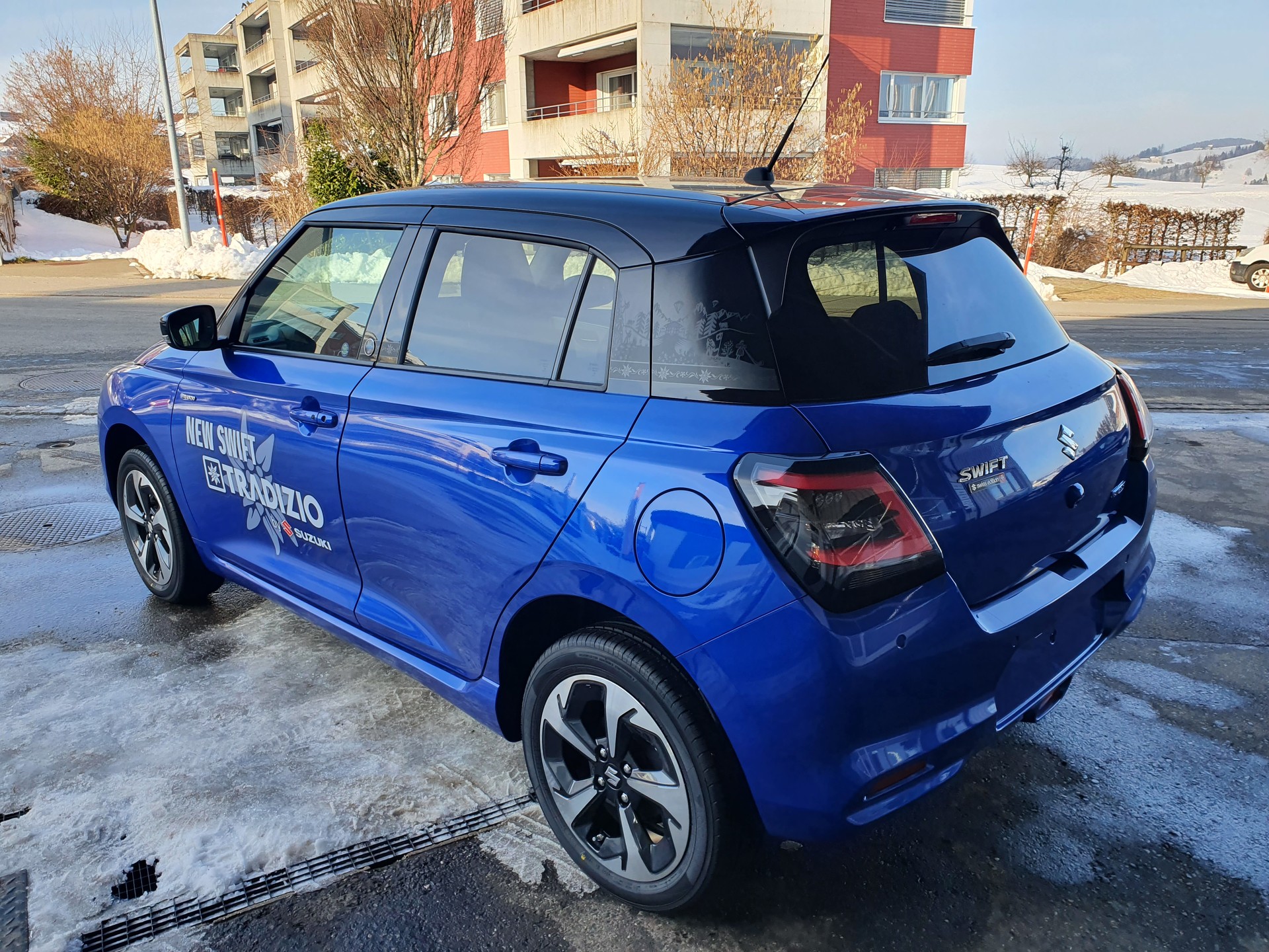 SUZUKI Swift 1.2 Tradizio Top Hybrid 4x4-showroom-element-2