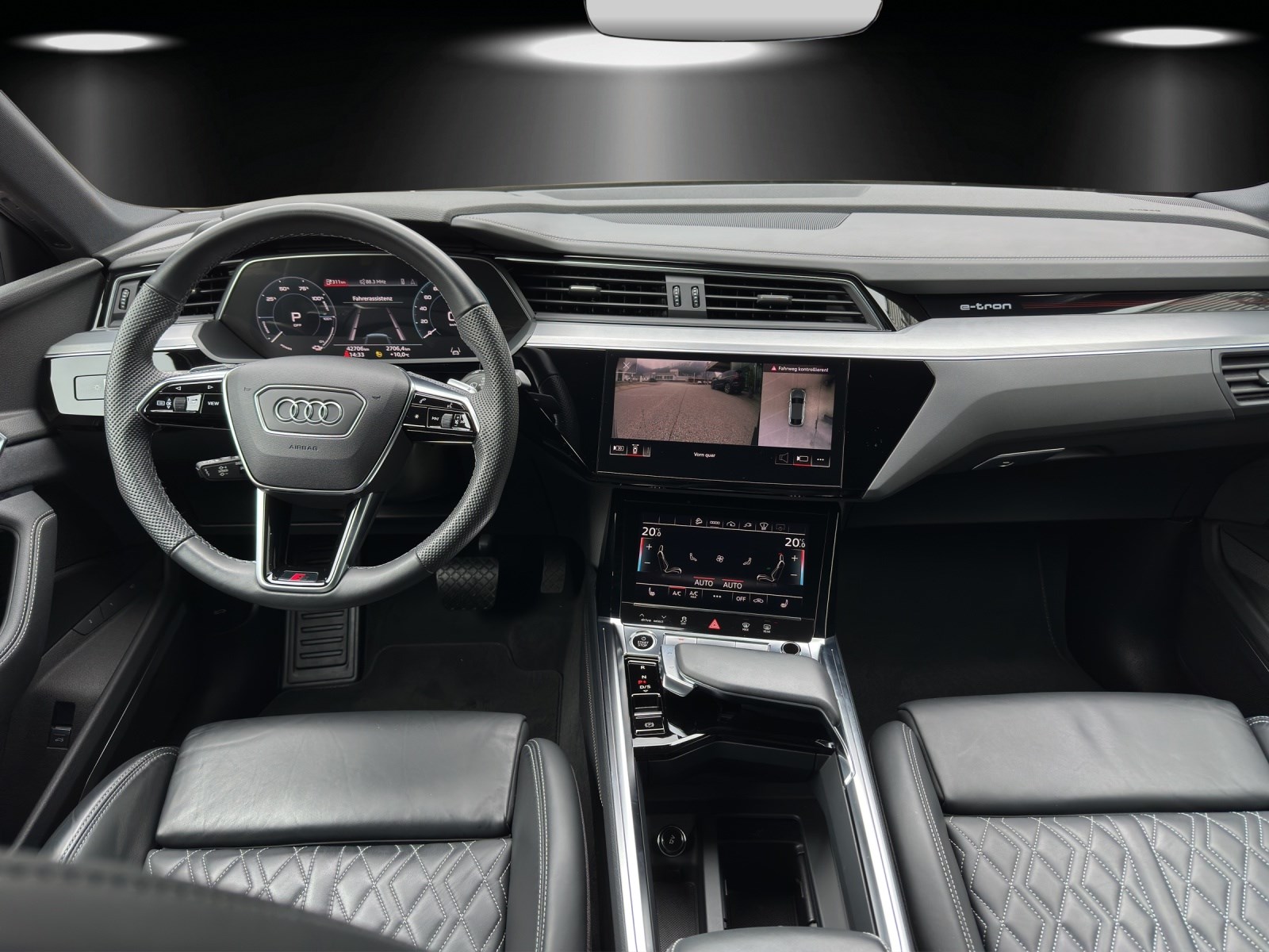 AUDI e-tron 55 Sportback S Line Black Edition quattro-image-10